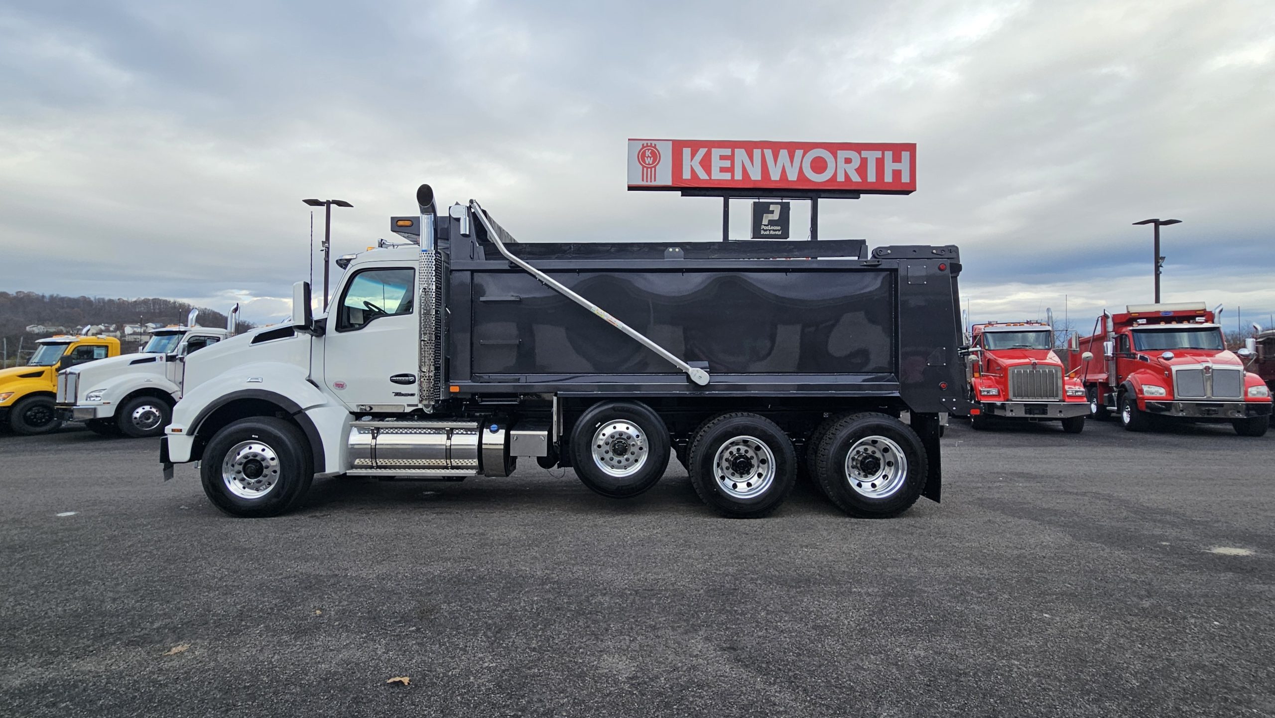 2025 KENWORTH T880 - image 4 of 6