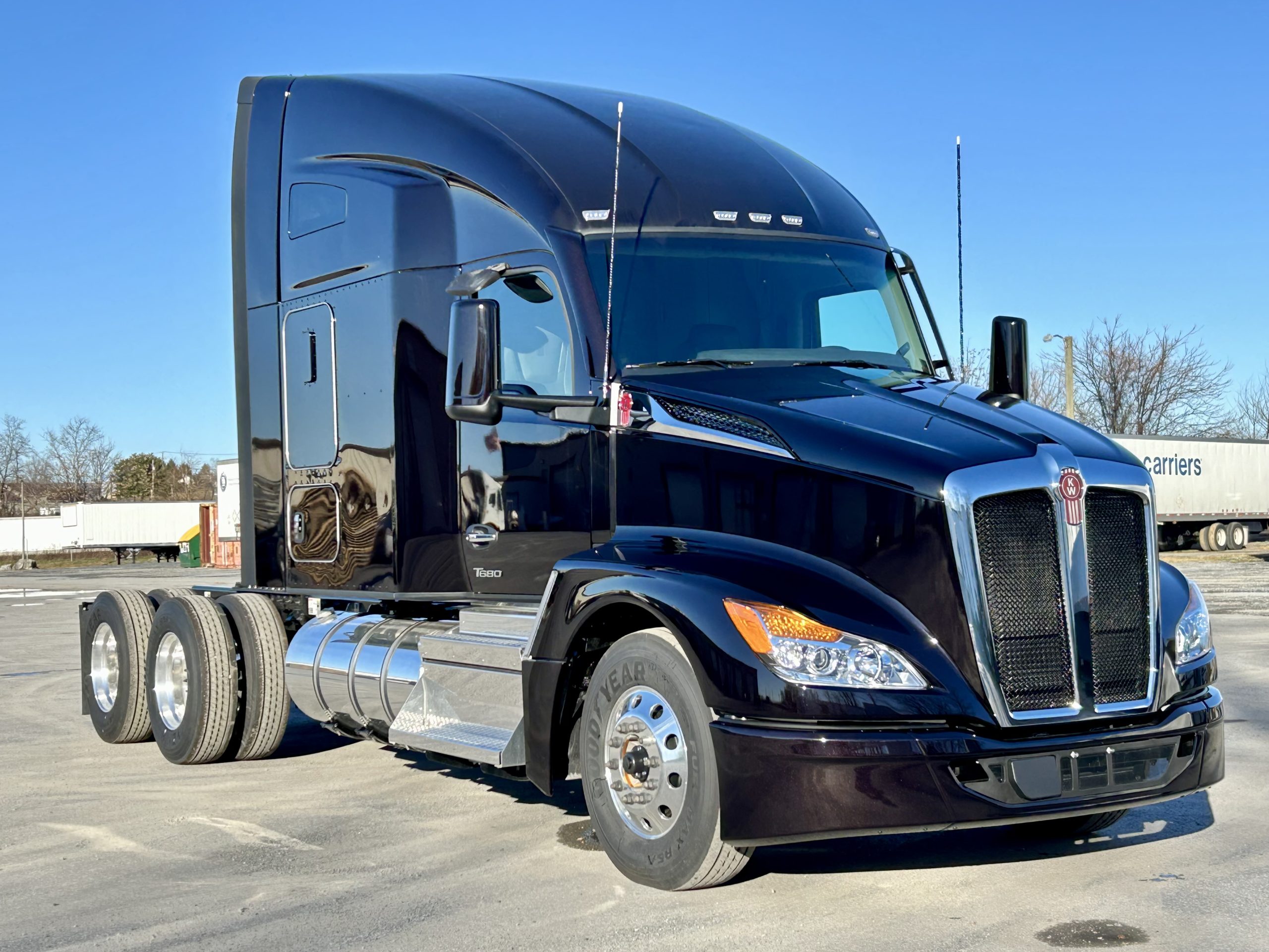 2025 KENWORTH T680 - image 3 of 6