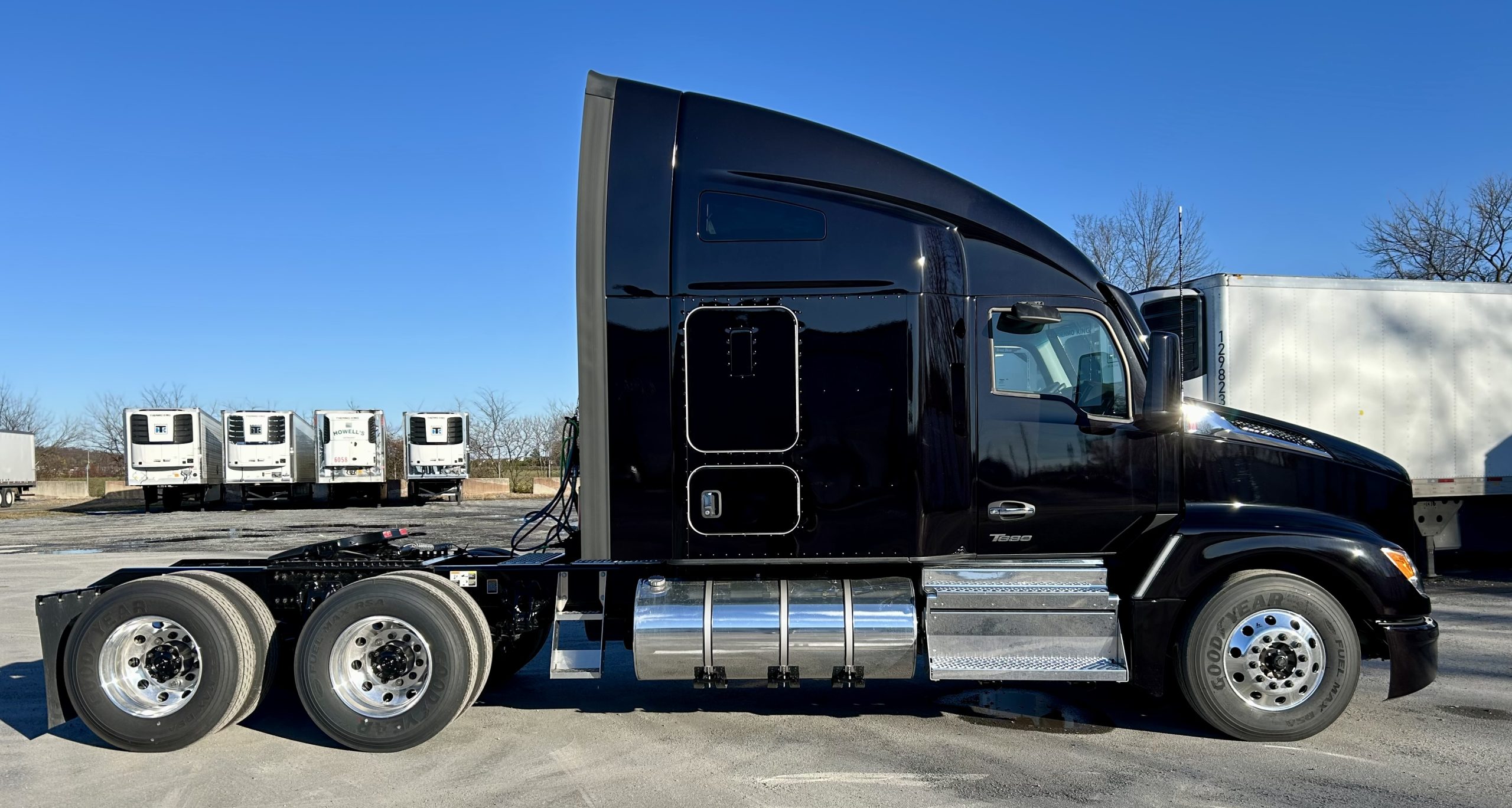 2025 KENWORTH T680 - image 4 of 6
