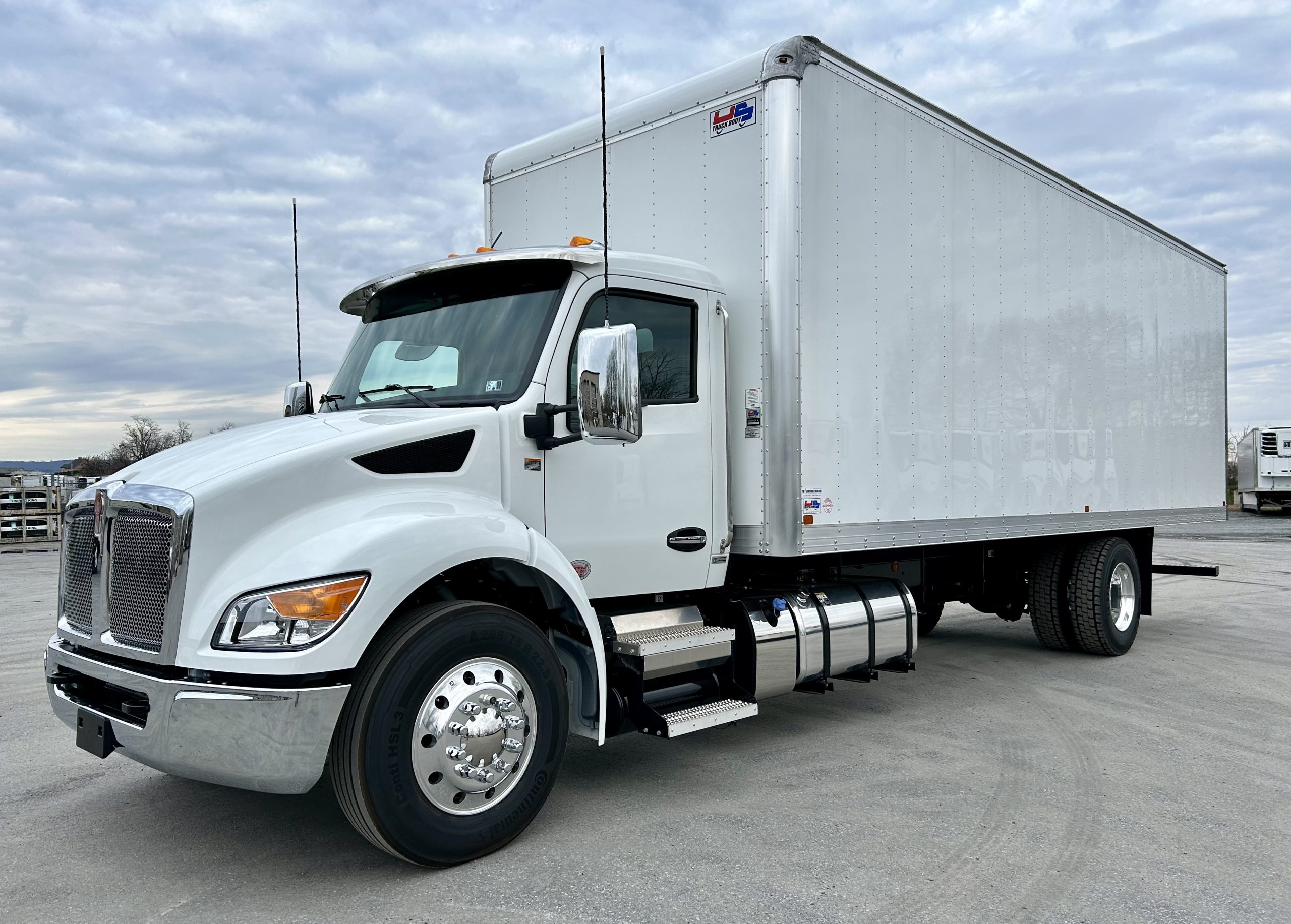 2025 KENWORTH T280 - image 1 of 6