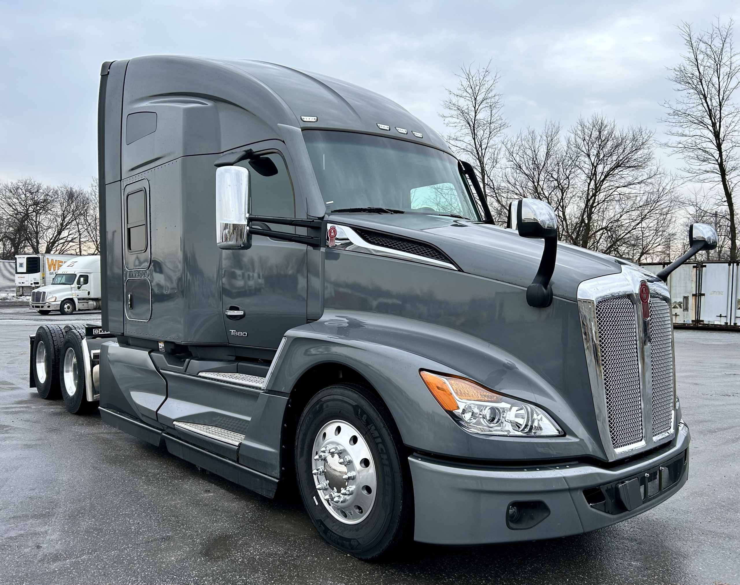 2025 KENWORTH T680 - image 3 of 6