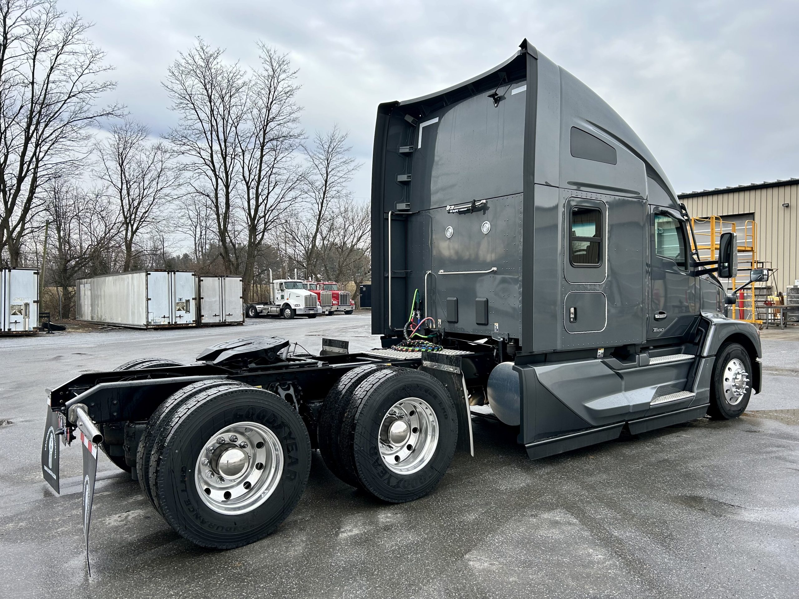 2025 KENWORTH T680 - image 5 of 6