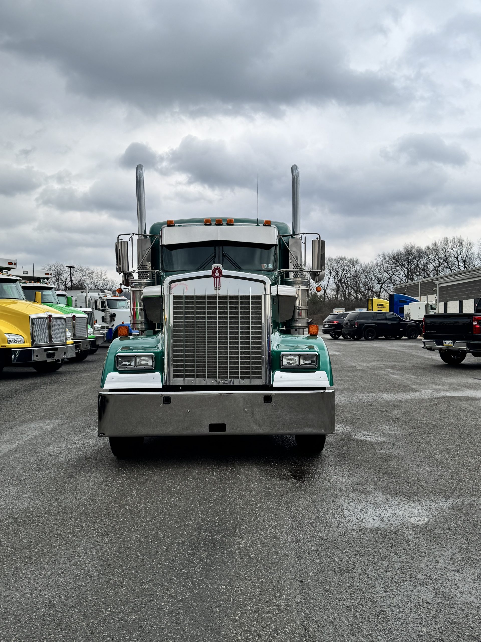 2021 KENWORTH W900L - image 2 of 6