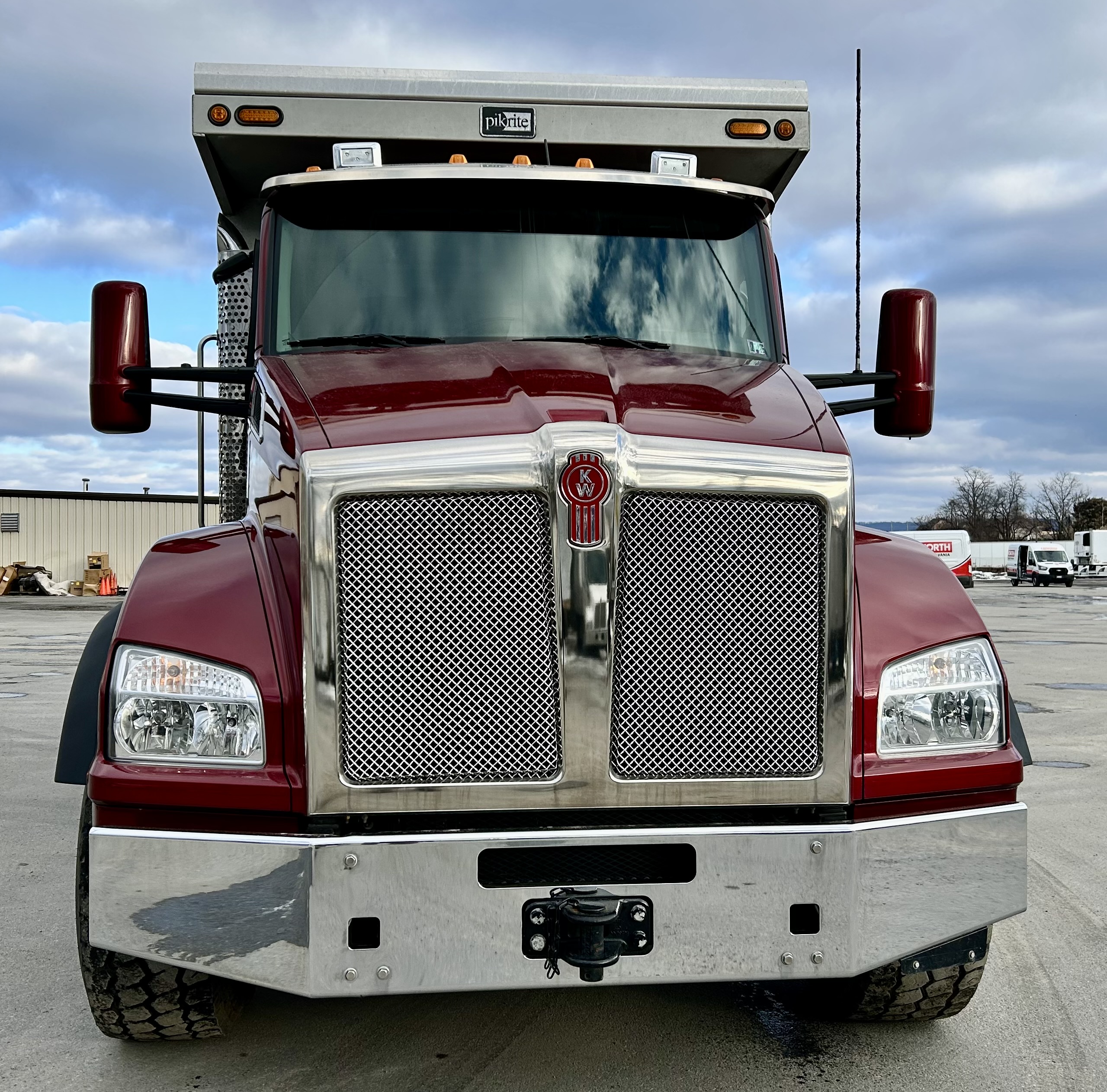 2023 KENWORTH T880 - image 2 of 6