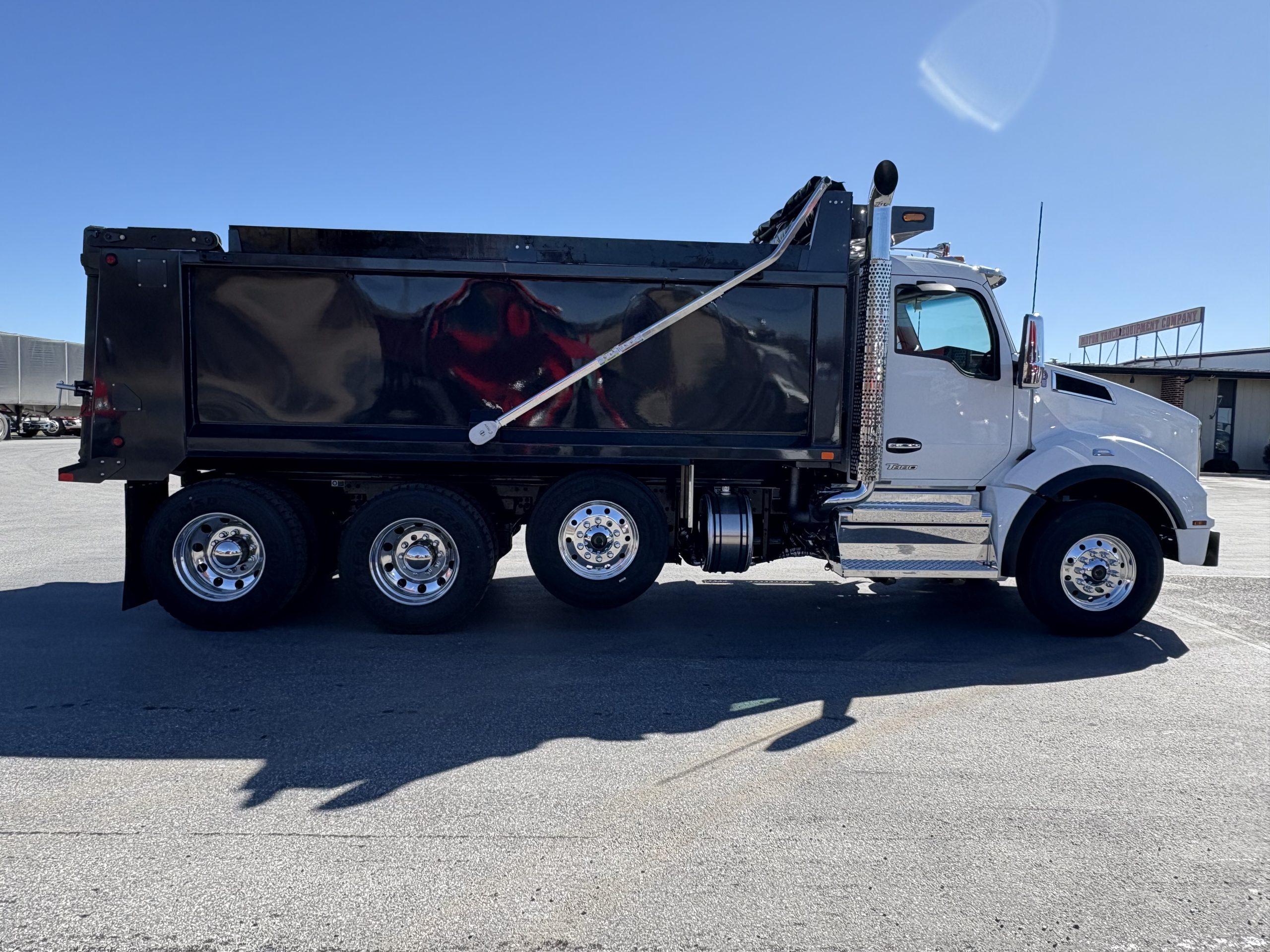 2025 KENWORTH T880 - image 5 of 6