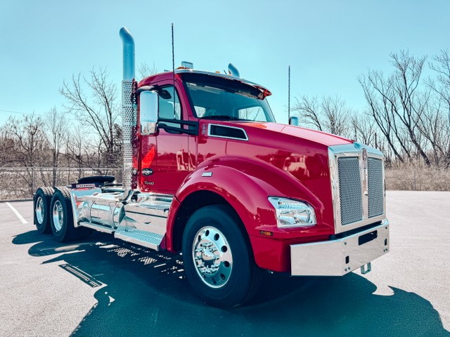 2025 KENWORTH T880 - image 1 of 6