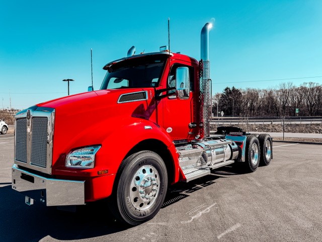 2025 KENWORTH T880 - image 3 of 6
