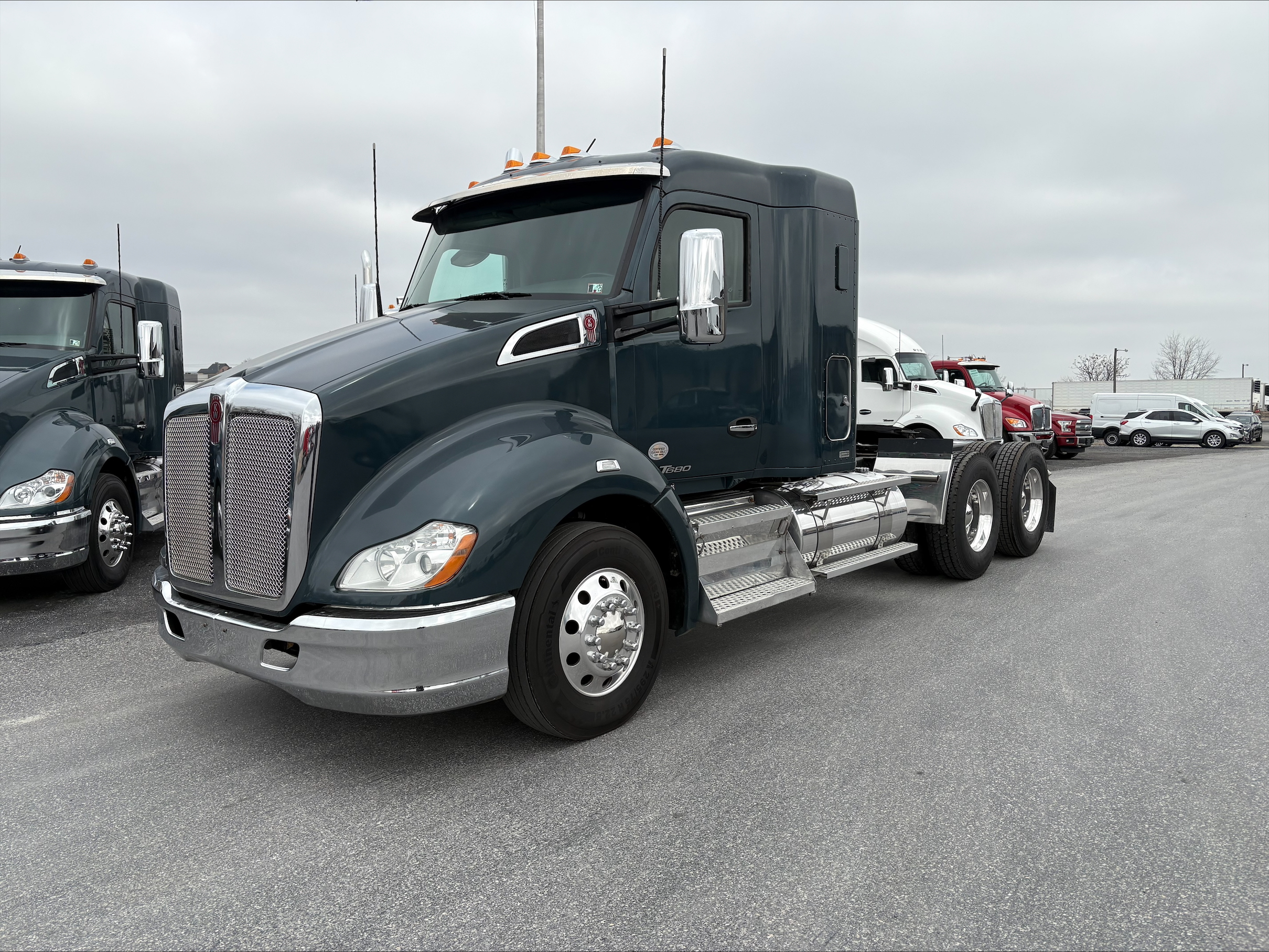 2019 KENWORTH T680 - image 1 of 6