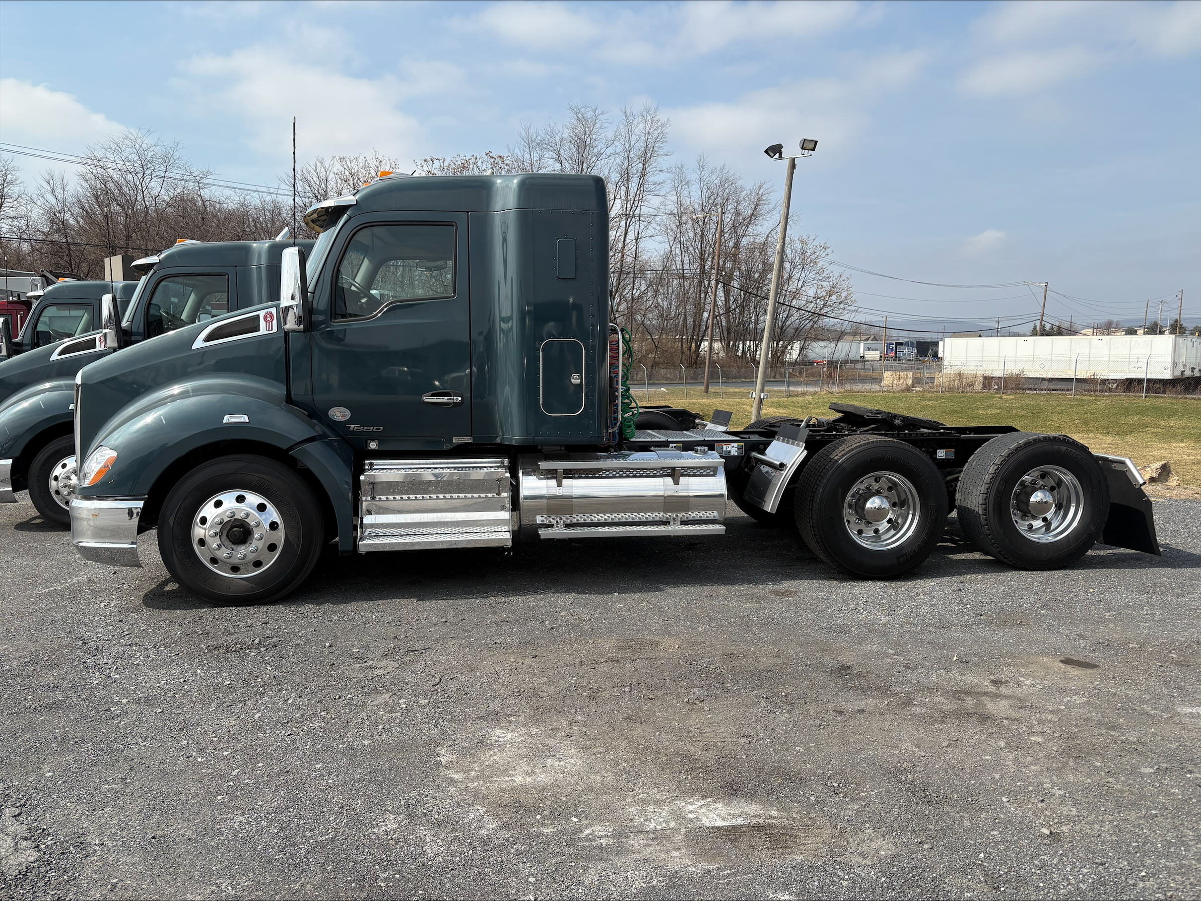 2019 KENWORTH T680 - image 3 of 6