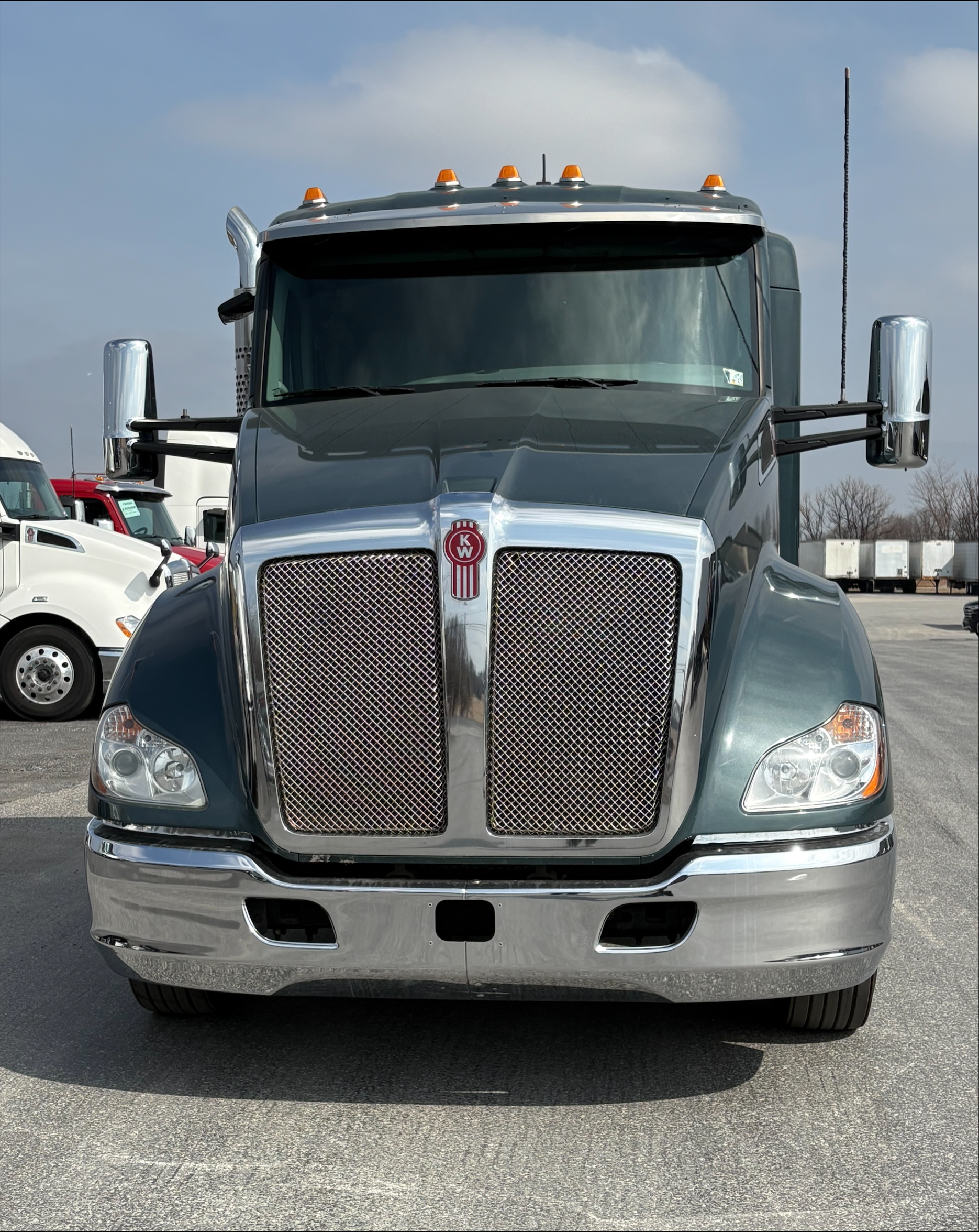 2019 KENWORTH T680 - image 2 of 6