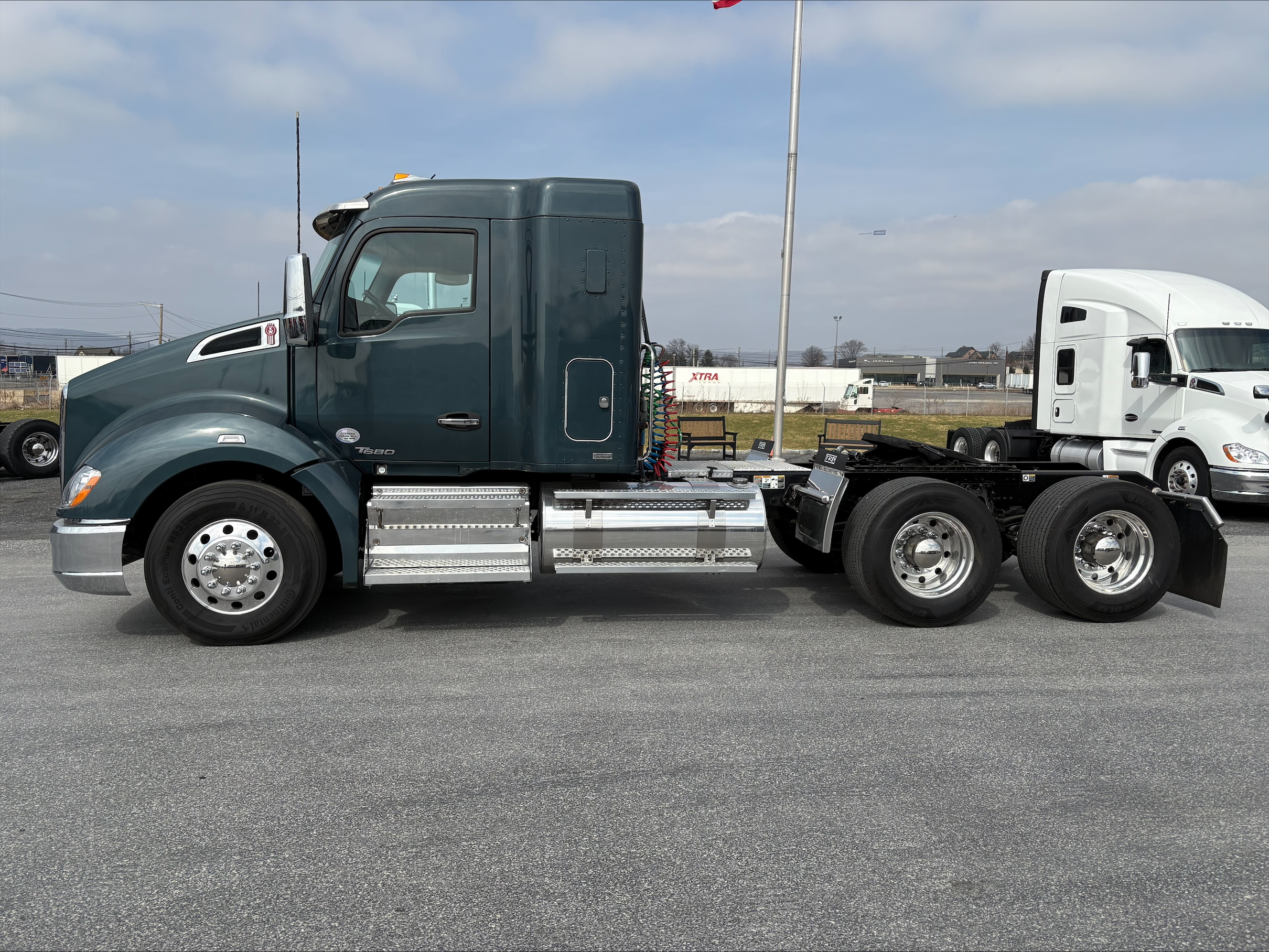 2019 KENWORTH T680 - image 3 of 6