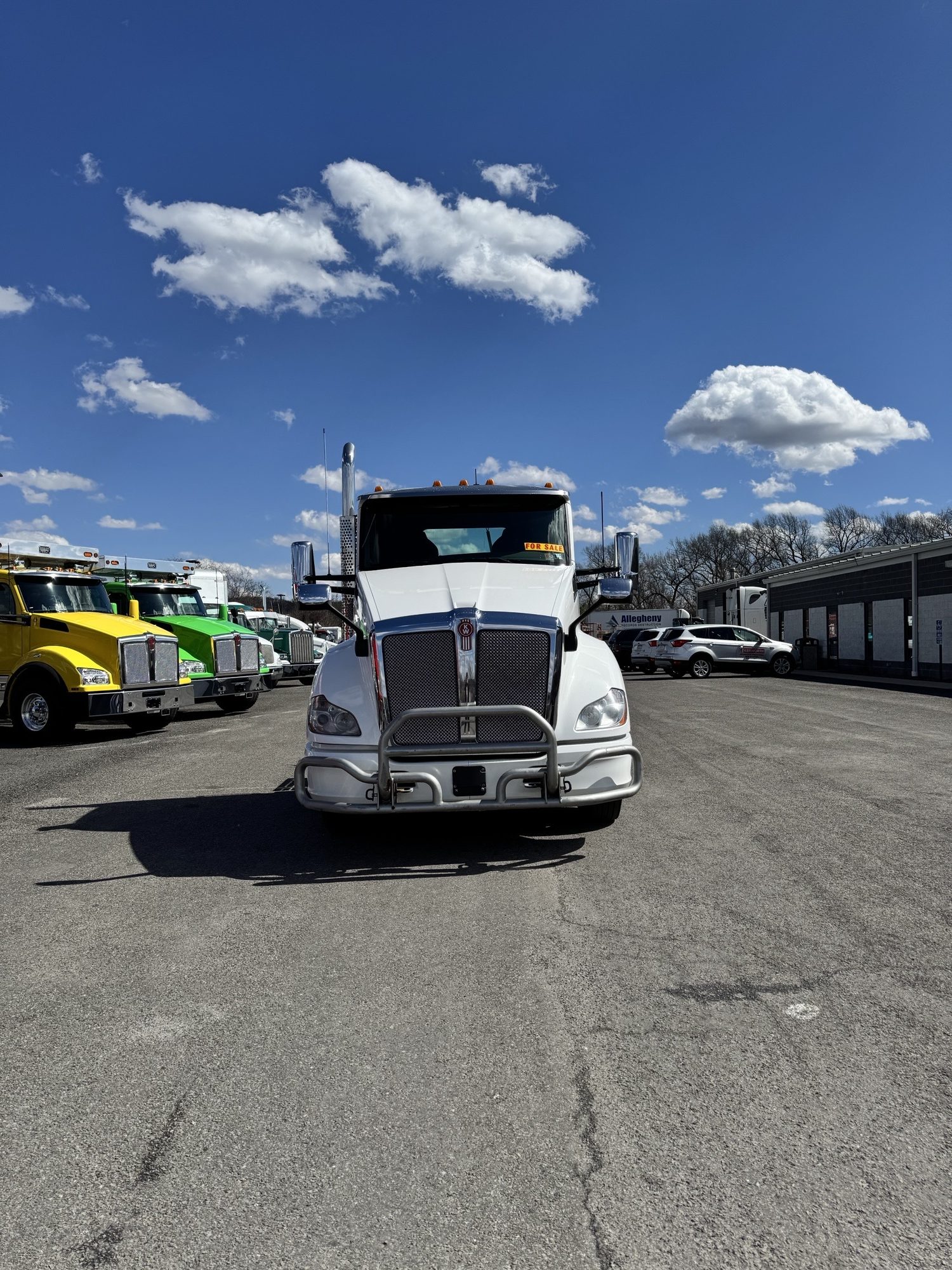 2019 KENWORTH T680 - image 2 of 6