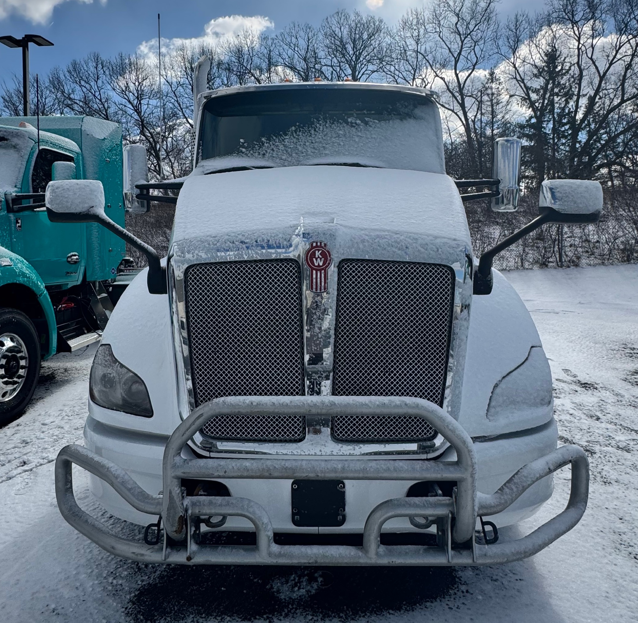 2019 KENWORTH T680 - image 2 of 6