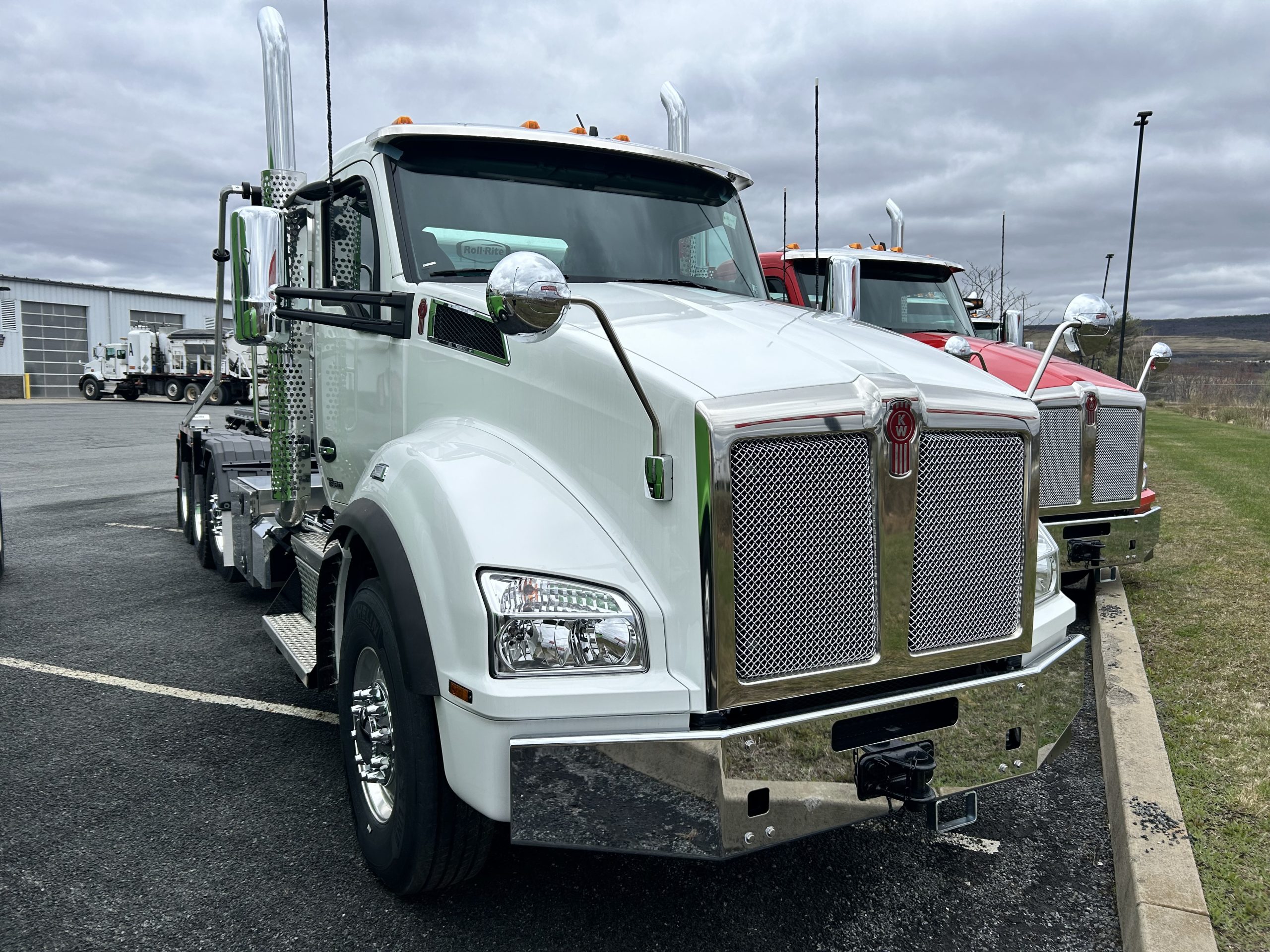 2025 KENWORTH T880 - image 3 of 5
