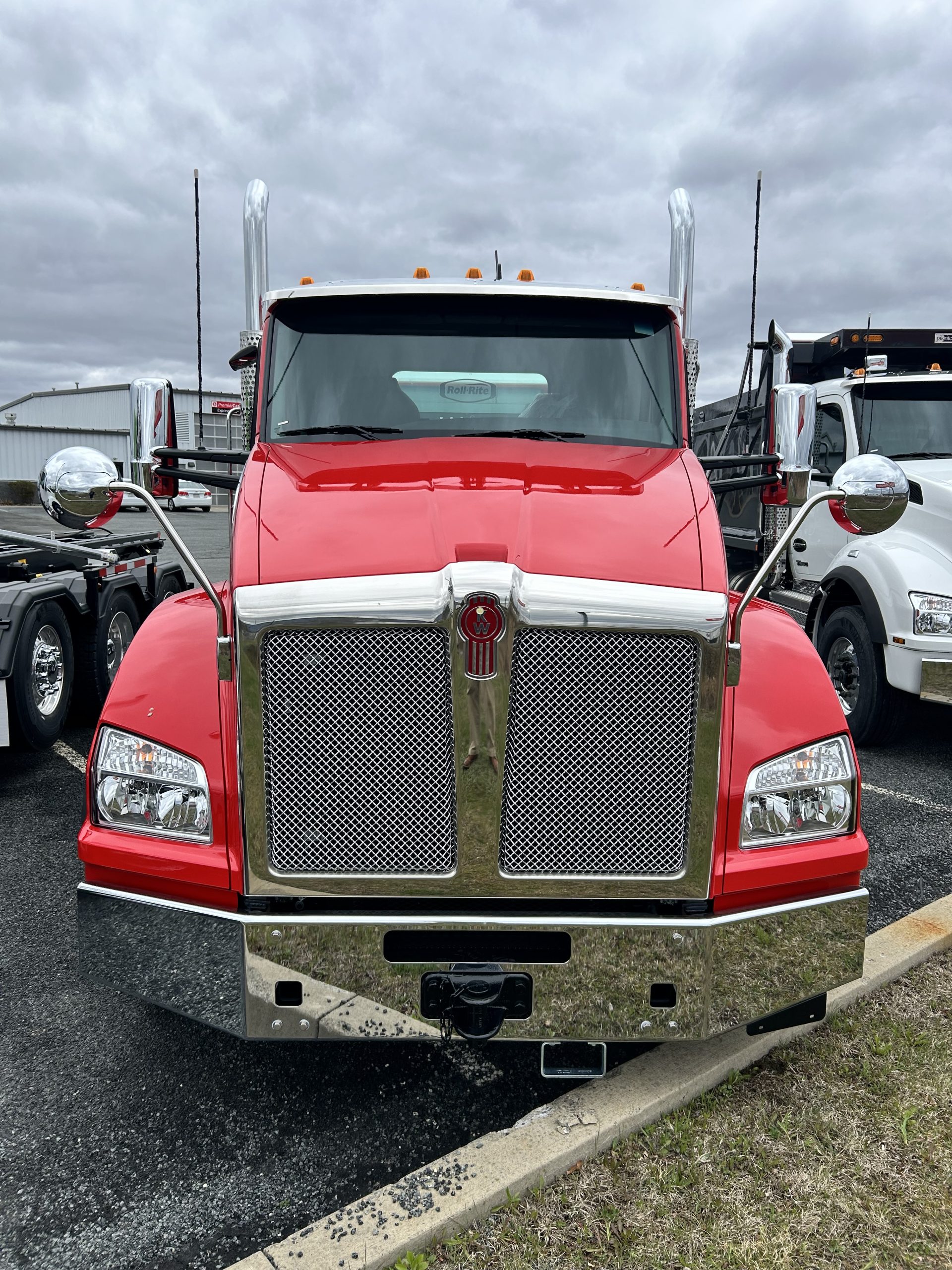 2025 KENWORTH T880 - image 1 of 5