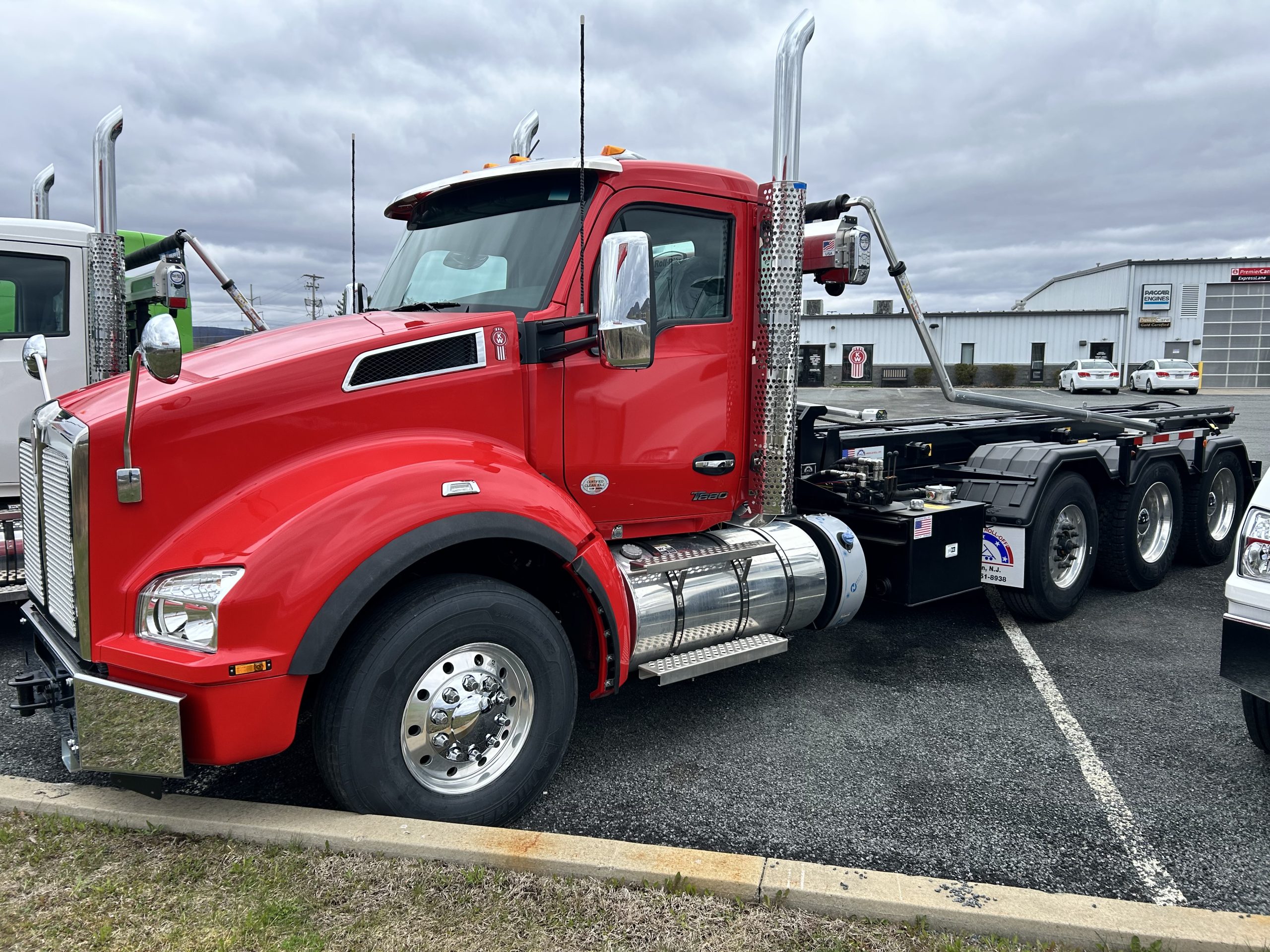 2025 KENWORTH T880 - image 3 of 5
