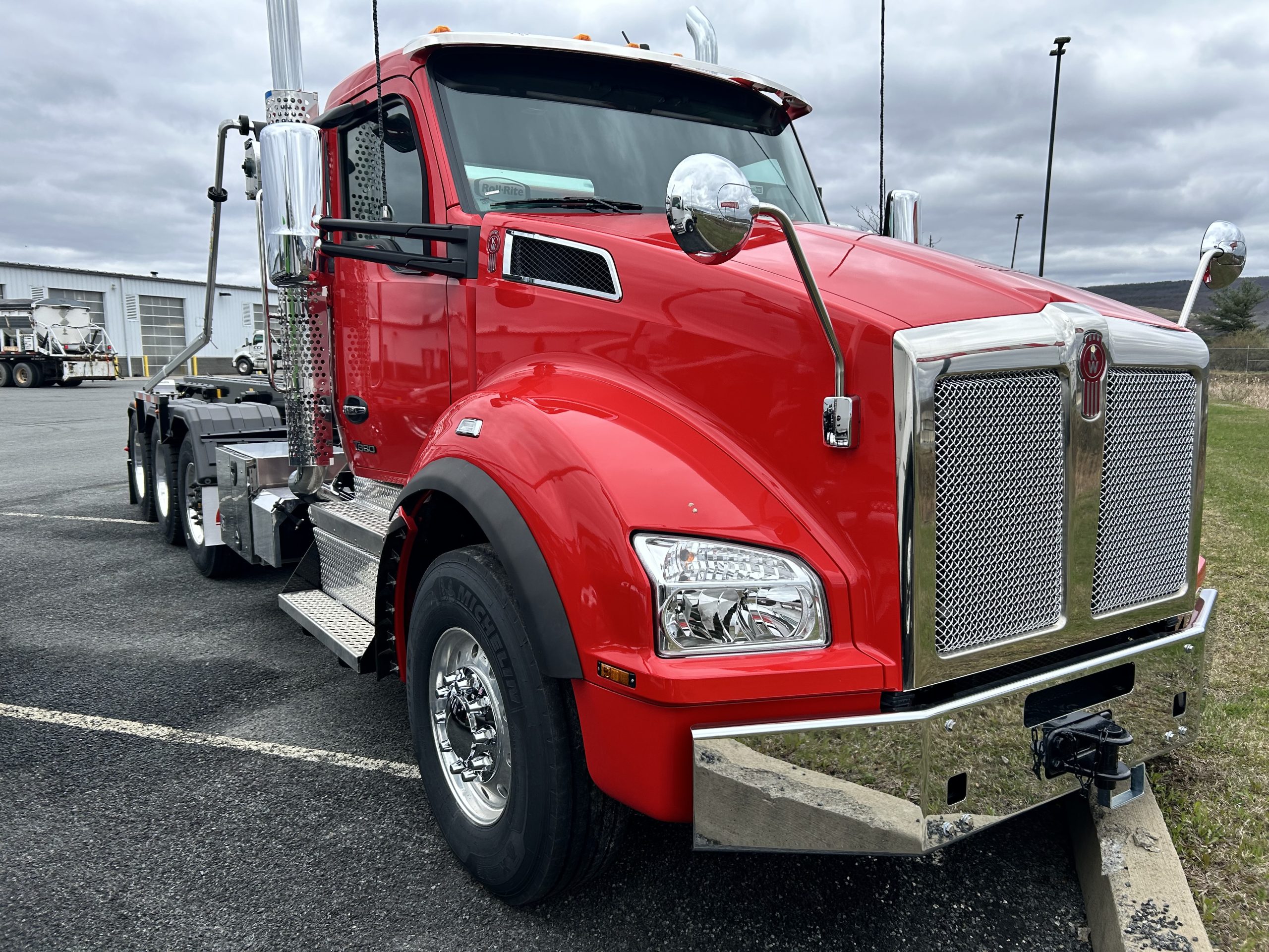 2025 KENWORTH T880 - image 4 of 5