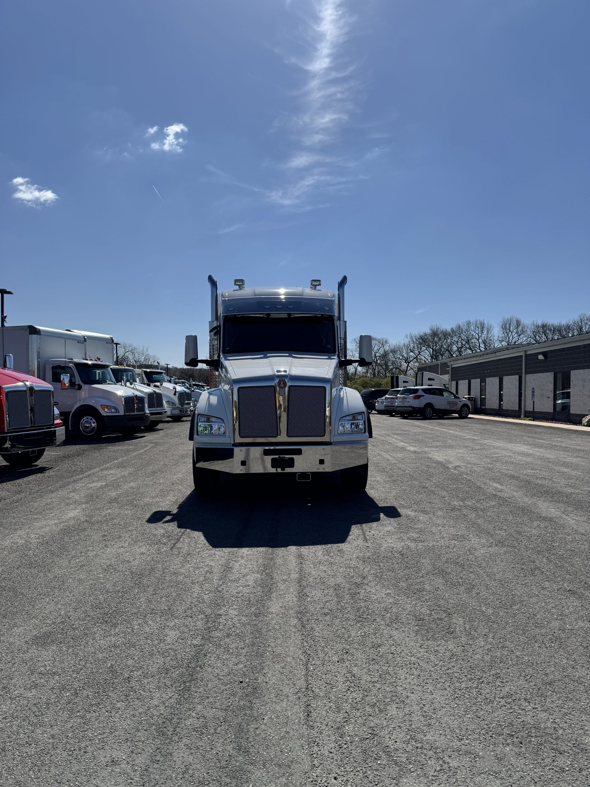 2025 KENWORTH T880 - image 2 of 6