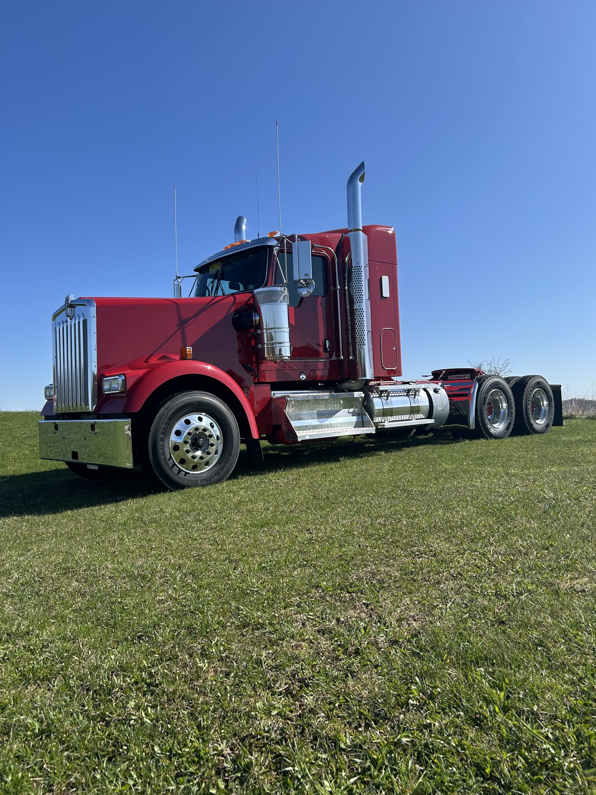 2026 KENWORTH W900L - image 1 of 6