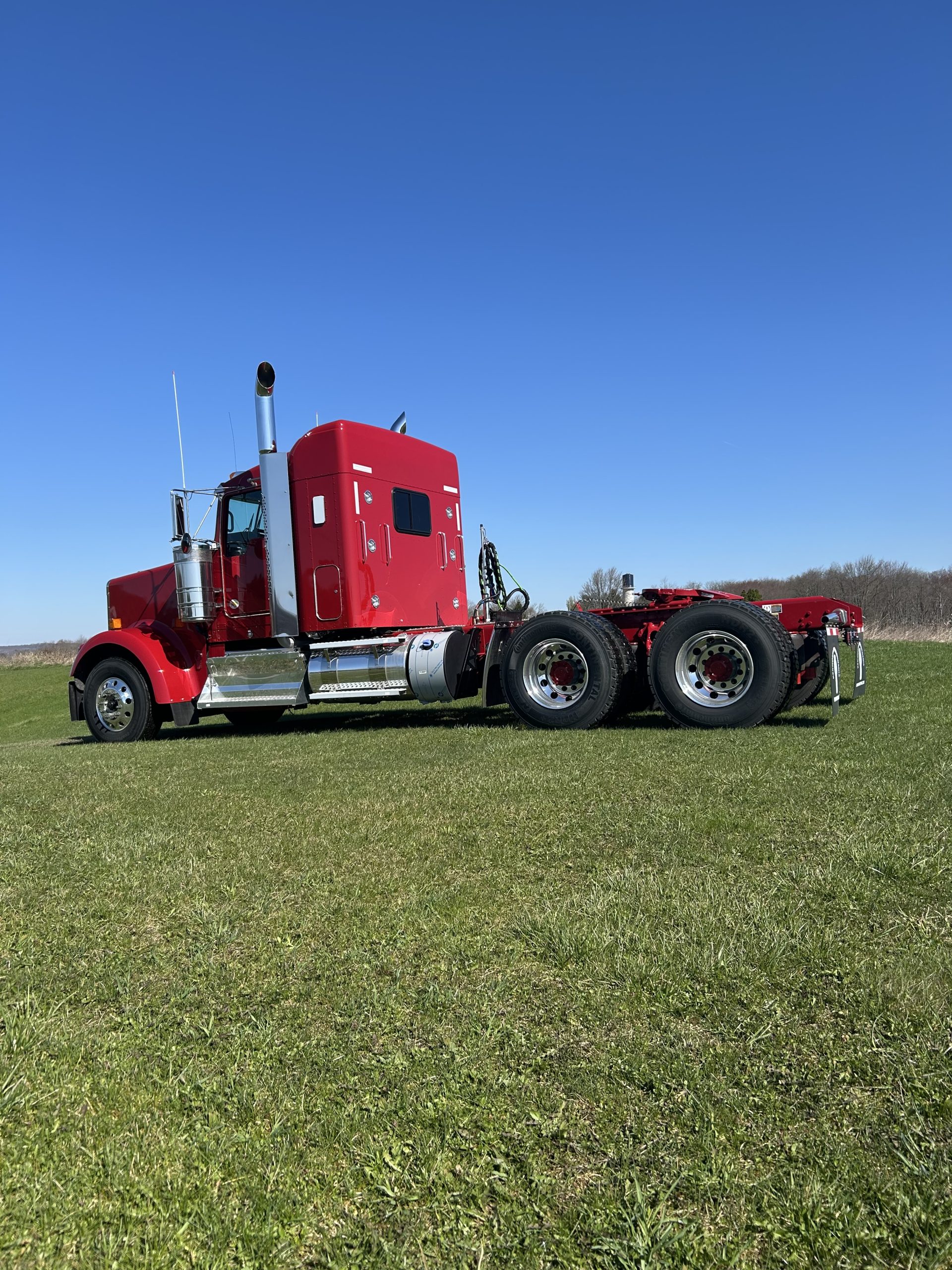 2026 KENWORTH W900L - image 2 of 6