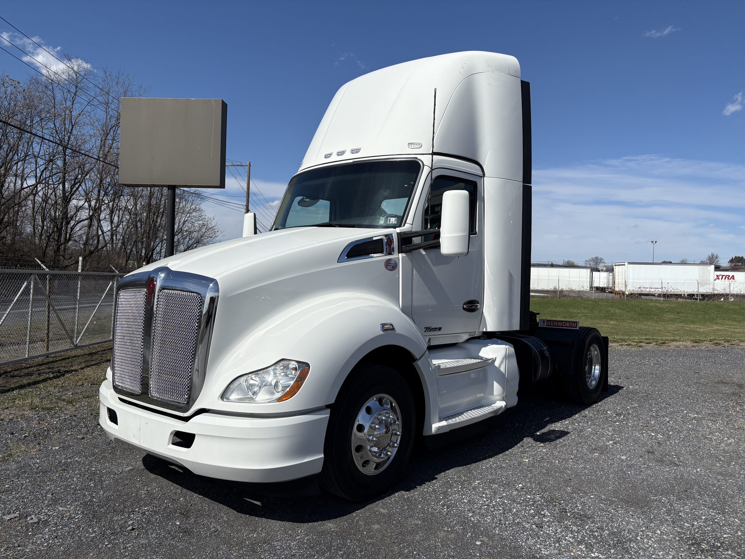 2021 KENWORTH T680 - image 1 of 6