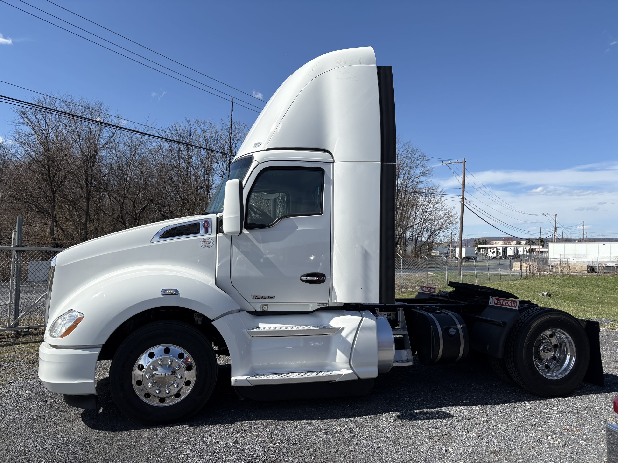 2021 KENWORTH T680 - image 2 of 6