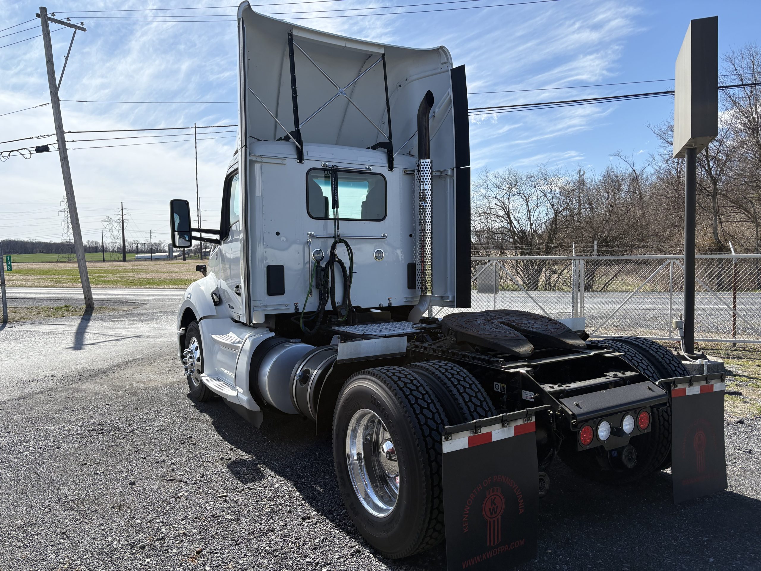 2021 KENWORTH T680 - image 3 of 6