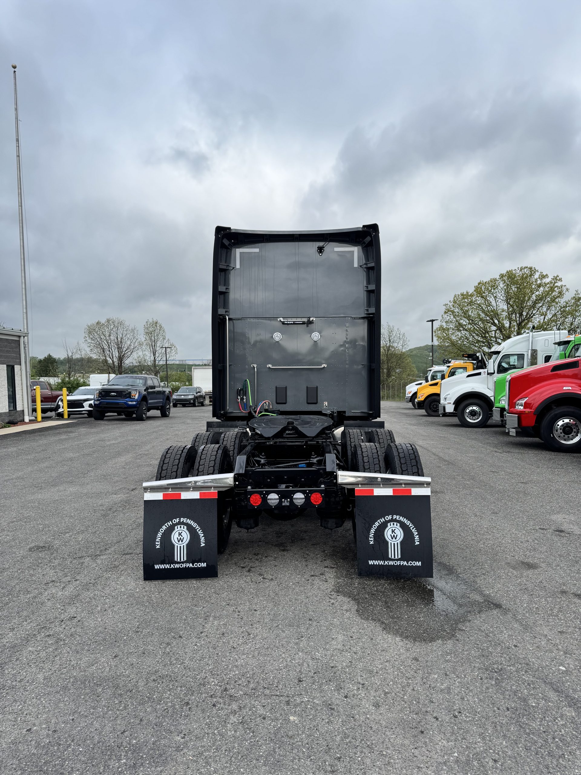 2025 KENWORTH T680 - image 5 of 6