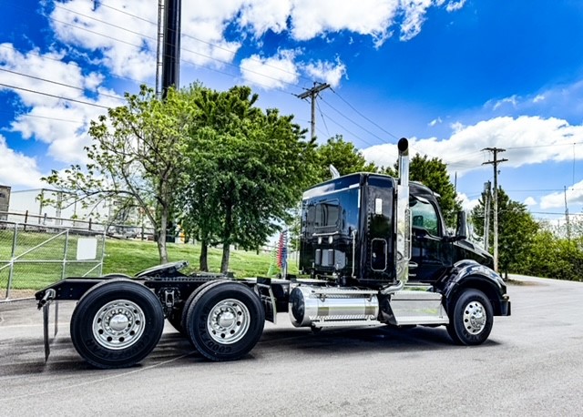 2025 KENWORTH T880 - image 4 of 6