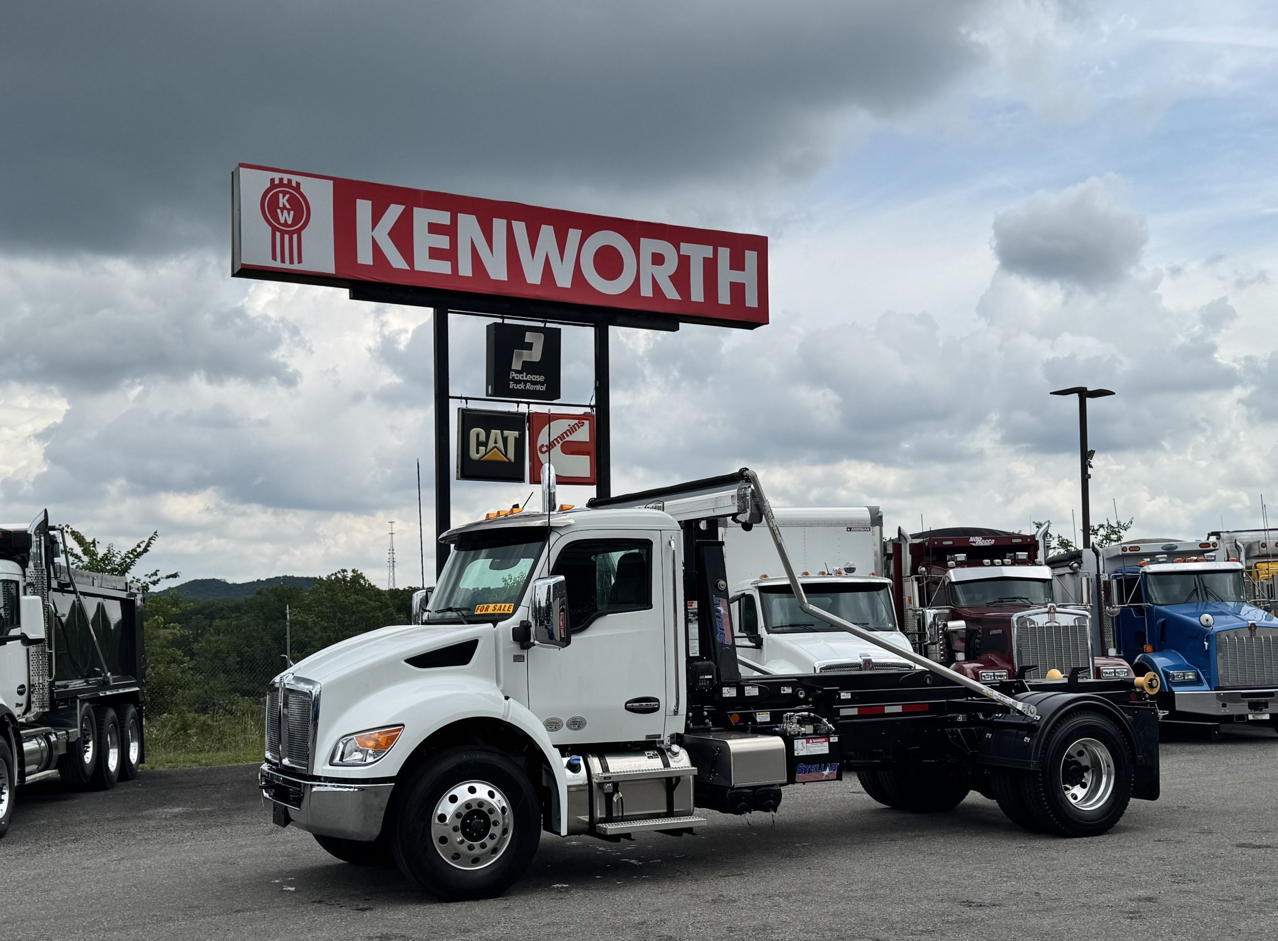 2025 KENWORTH T280 - image 1 of 6