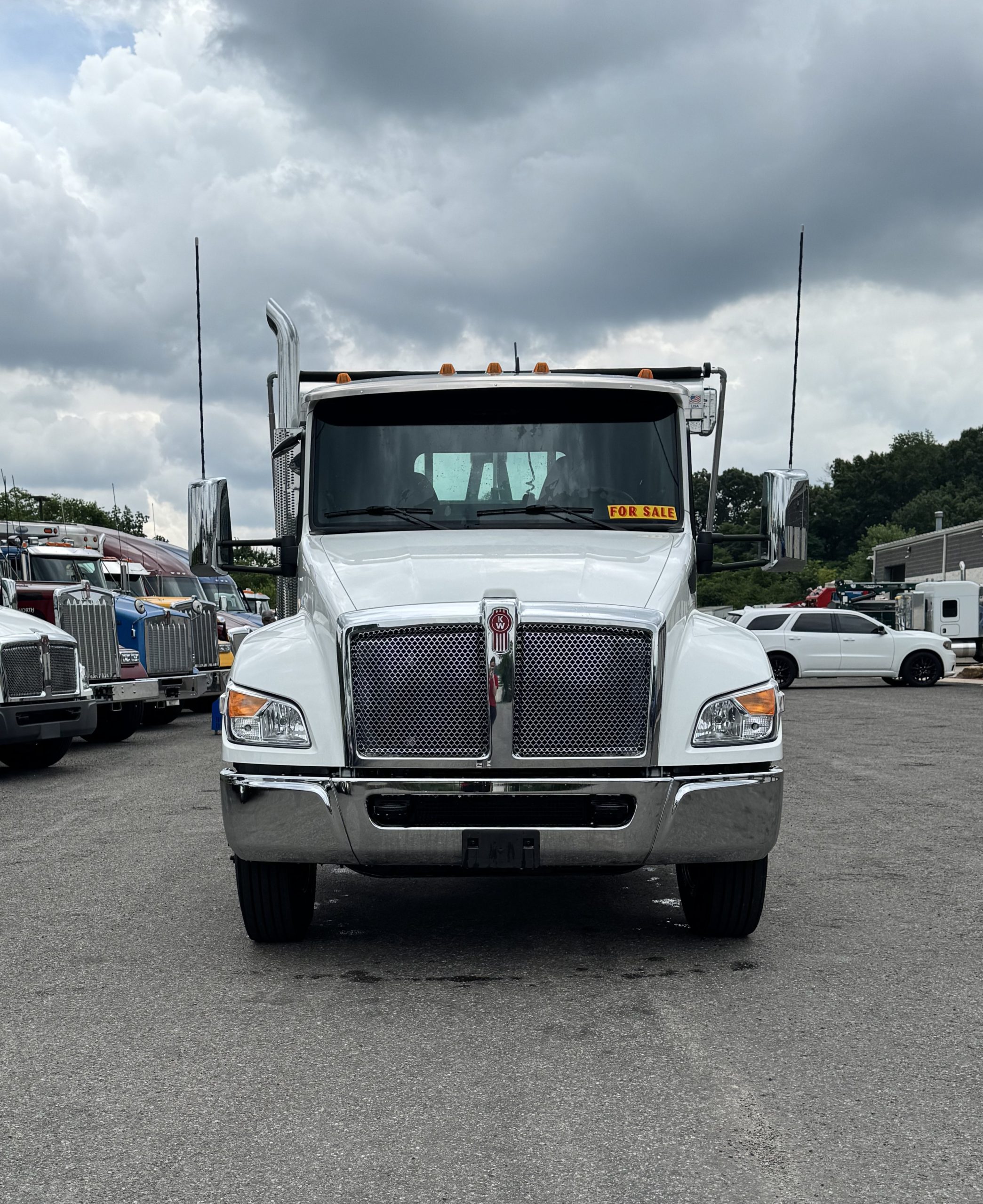 2025 KENWORTH T280 - image 2 of 6