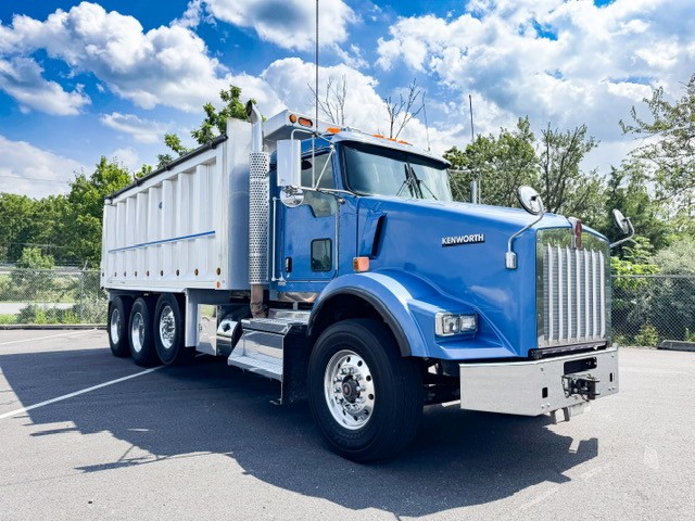 2022 KENWORTH T800 - image 2 of 6