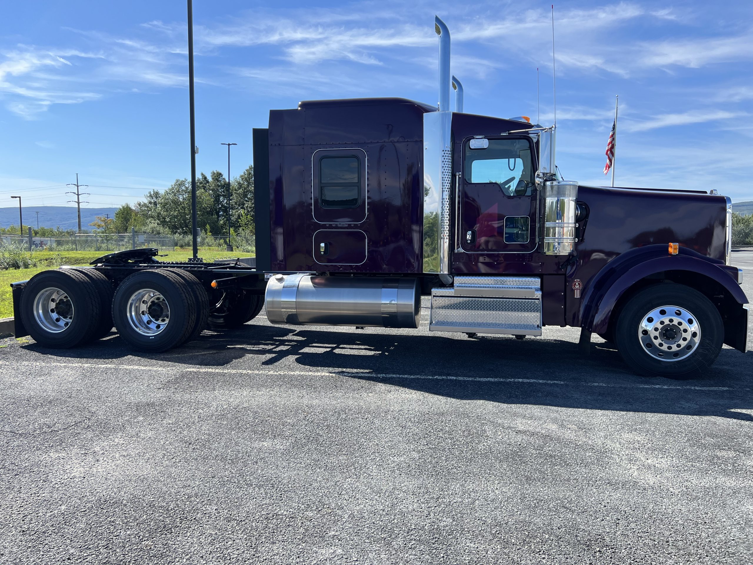 2026 KENWORTH W900 - image 3 of 6