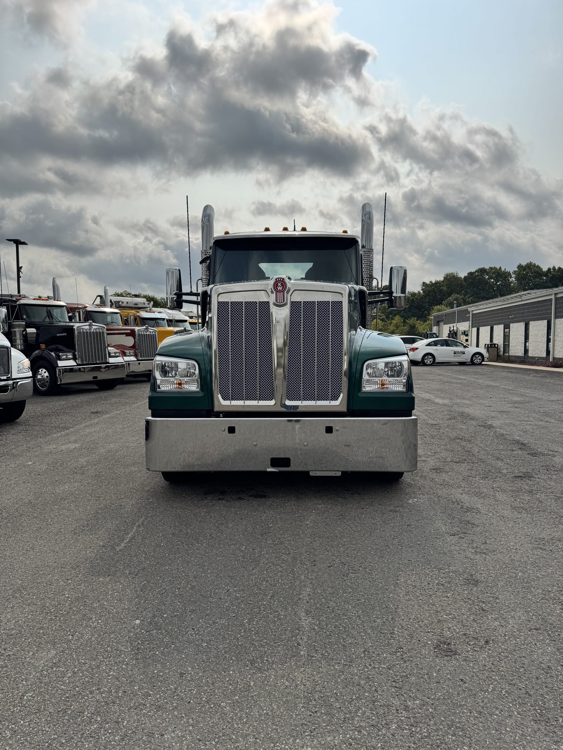 2026 KENWORTH W990 - image 2 of 6