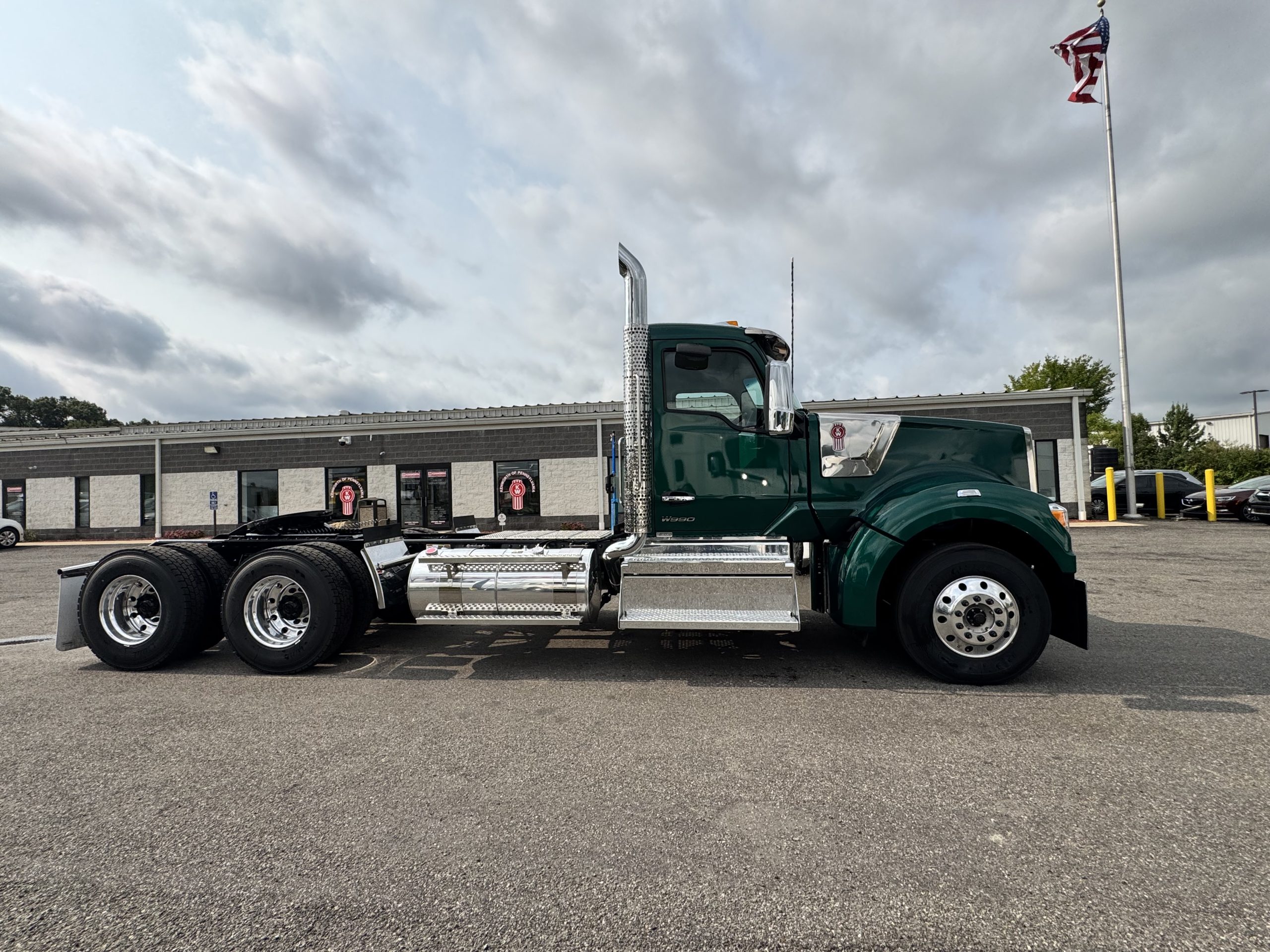2026 KENWORTH W990 - image 4 of 6