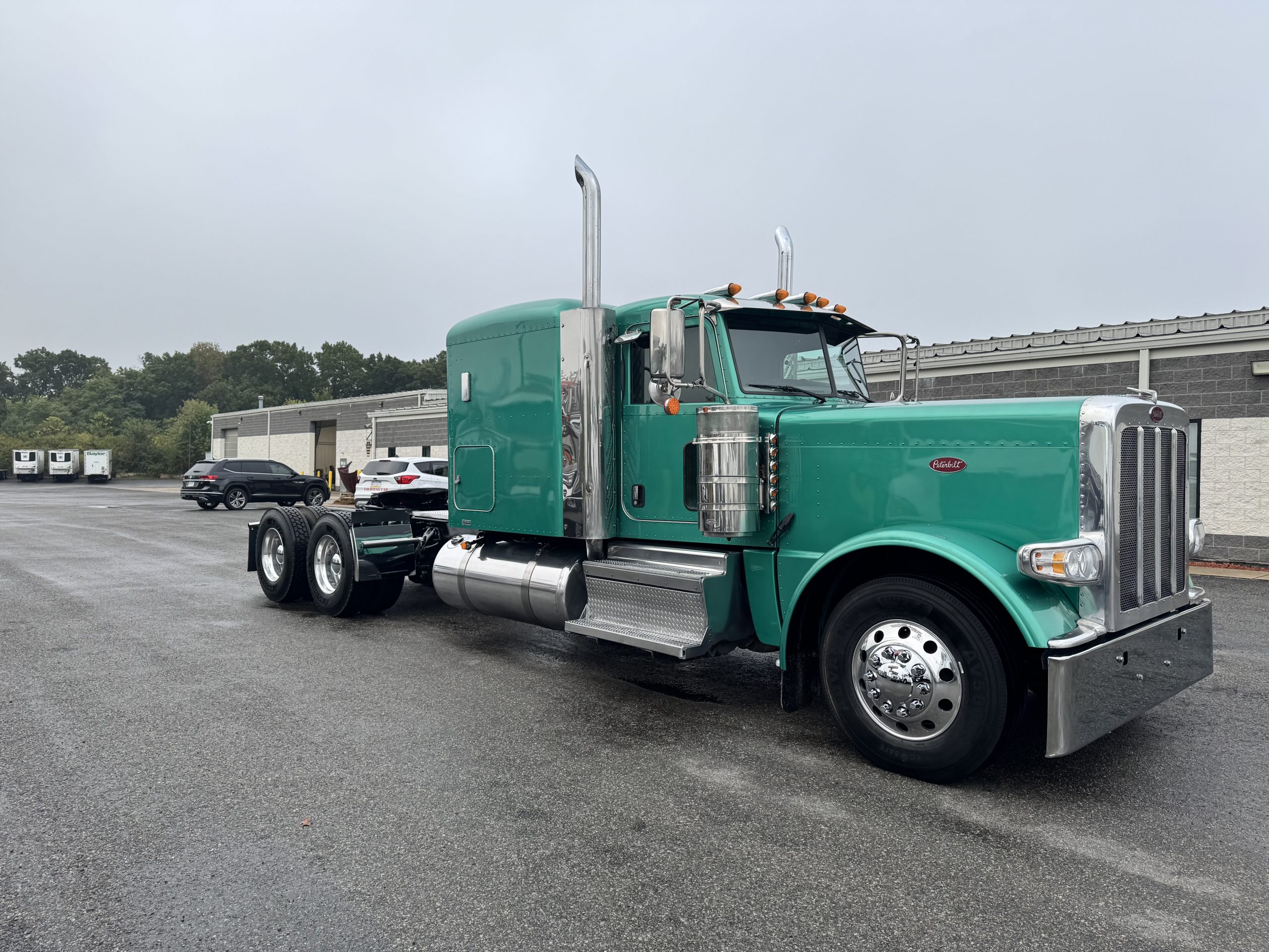 2022 PETERBILT 389 - image 3 of 6