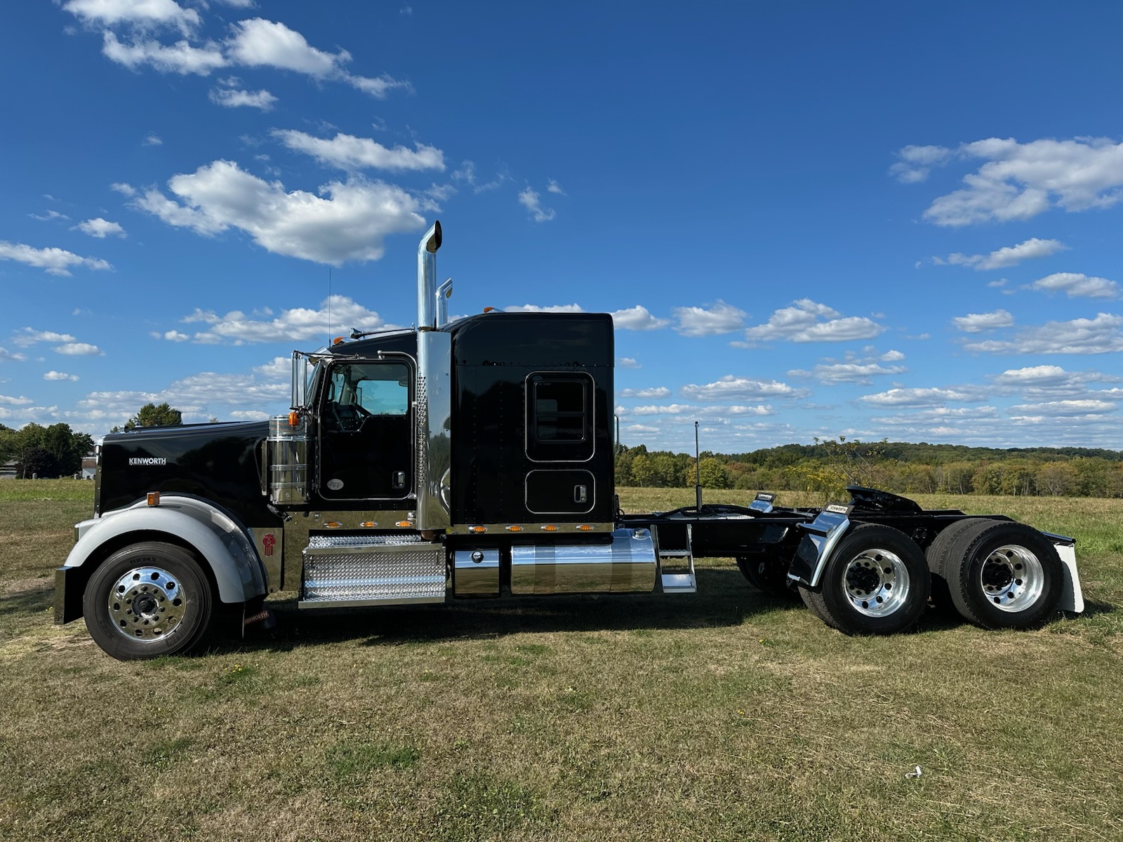 2019 KENWORTH W900L - image 2 of 6