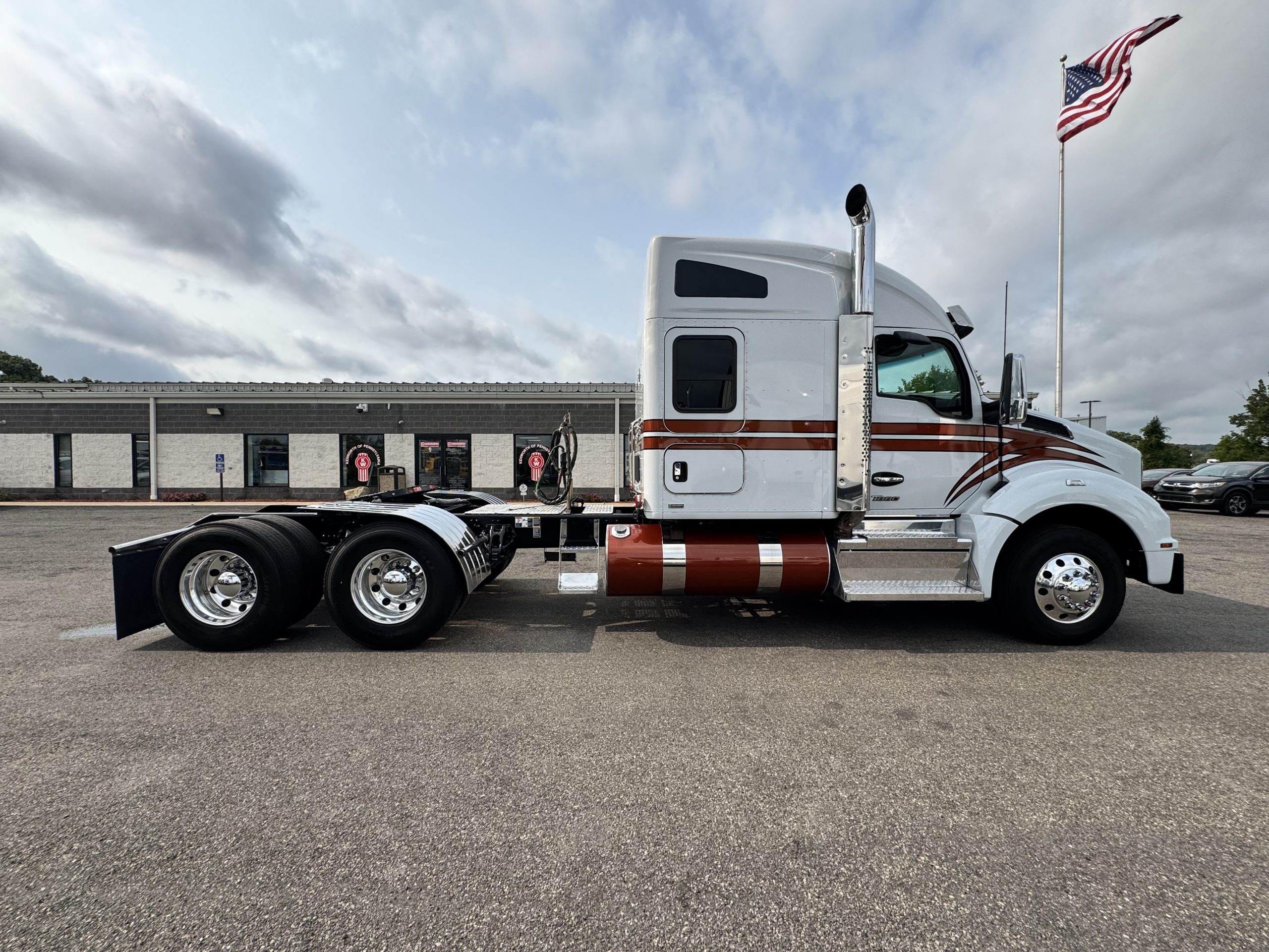 2025 KENWORTH T880 - image 4 of 6