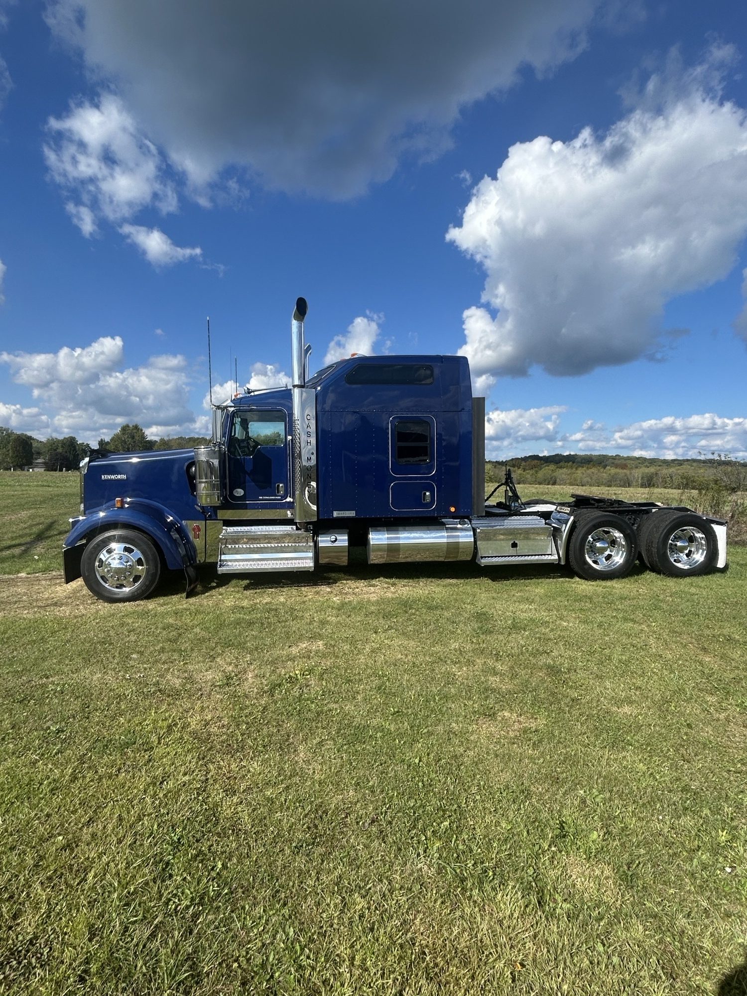 2021 KENWORTH W900L - image 2 of 6
