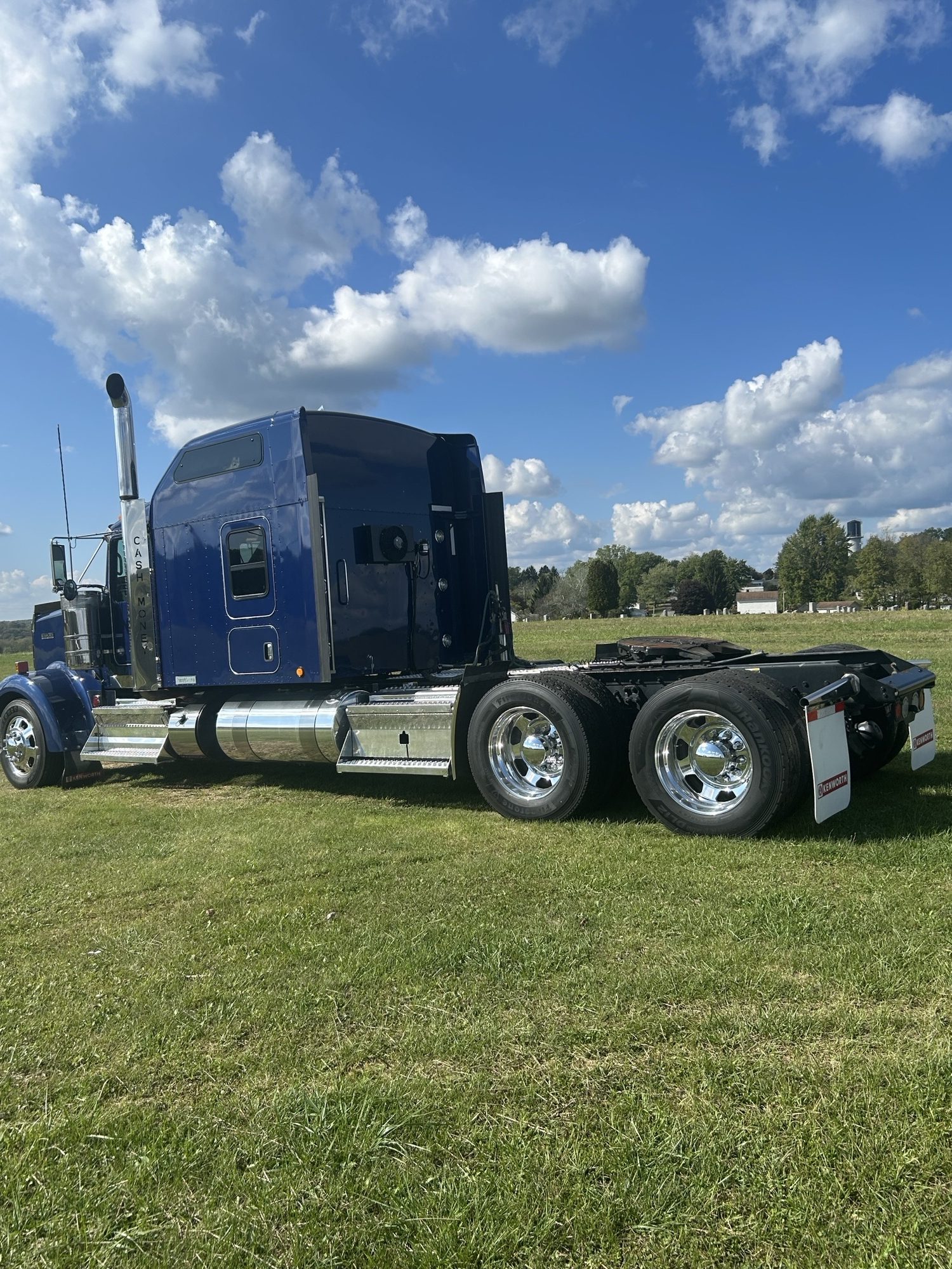 2021 KENWORTH W900L - image 3 of 6