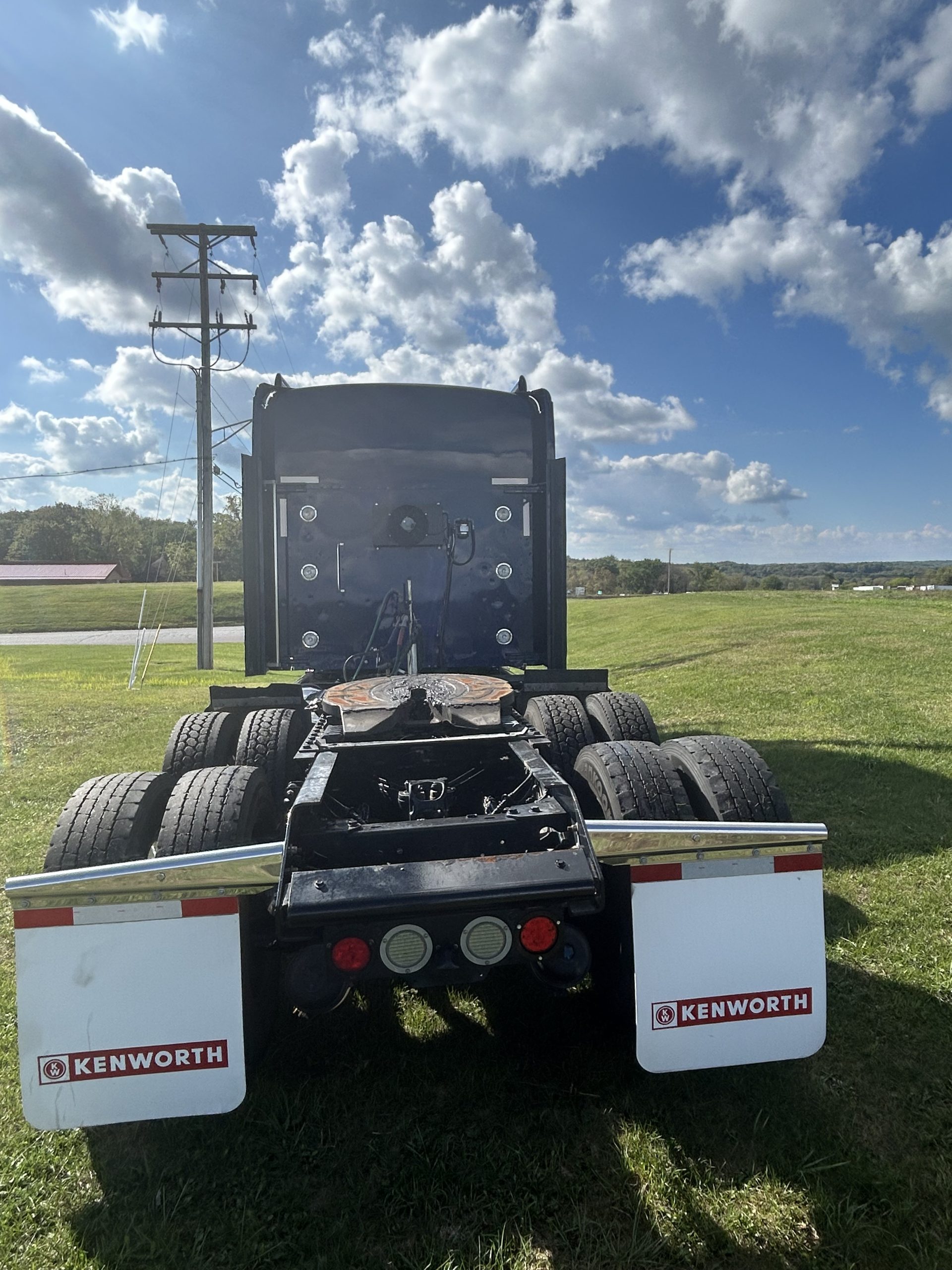 2021 KENWORTH W900L - image 4 of 6