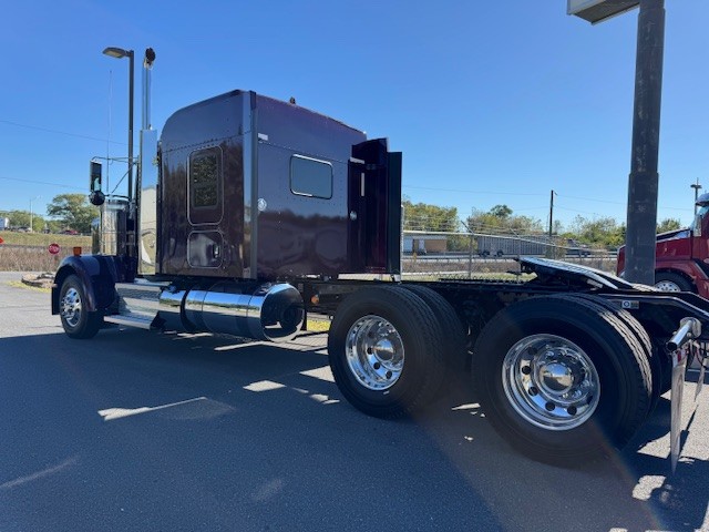 2026 KENWORTH W900L - image 2 of 6