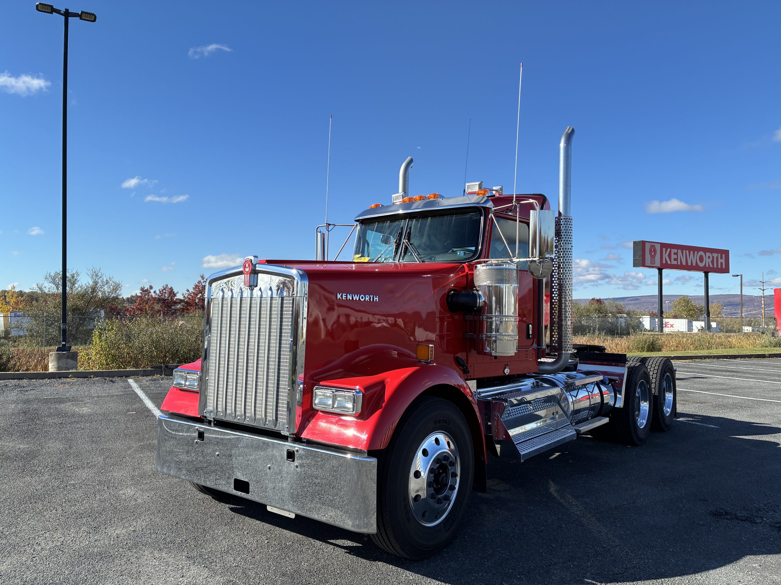 2026 KENWORTH W900 - image 1 of 6