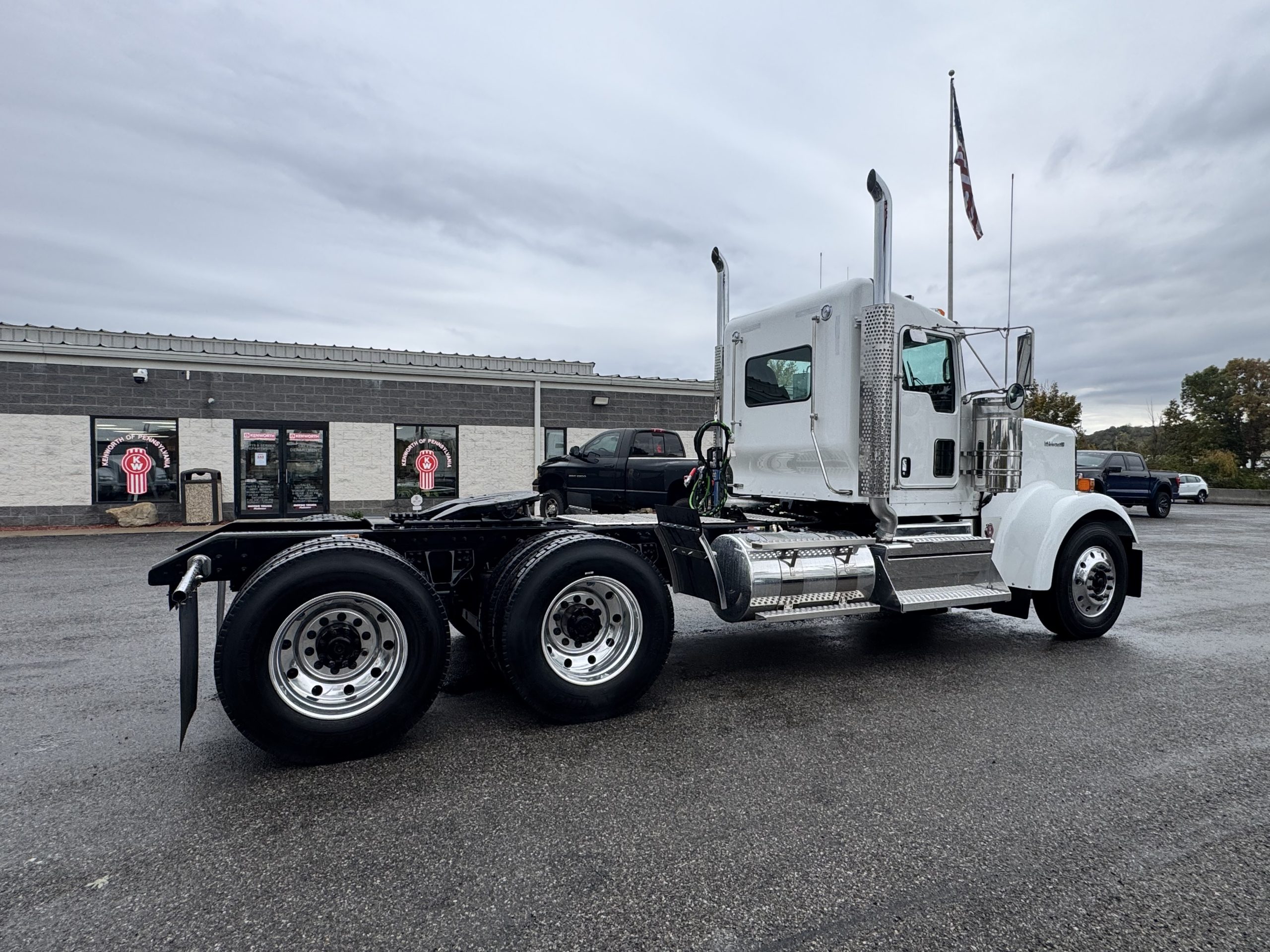 2026 KENWORTH W900 - image 5 of 6