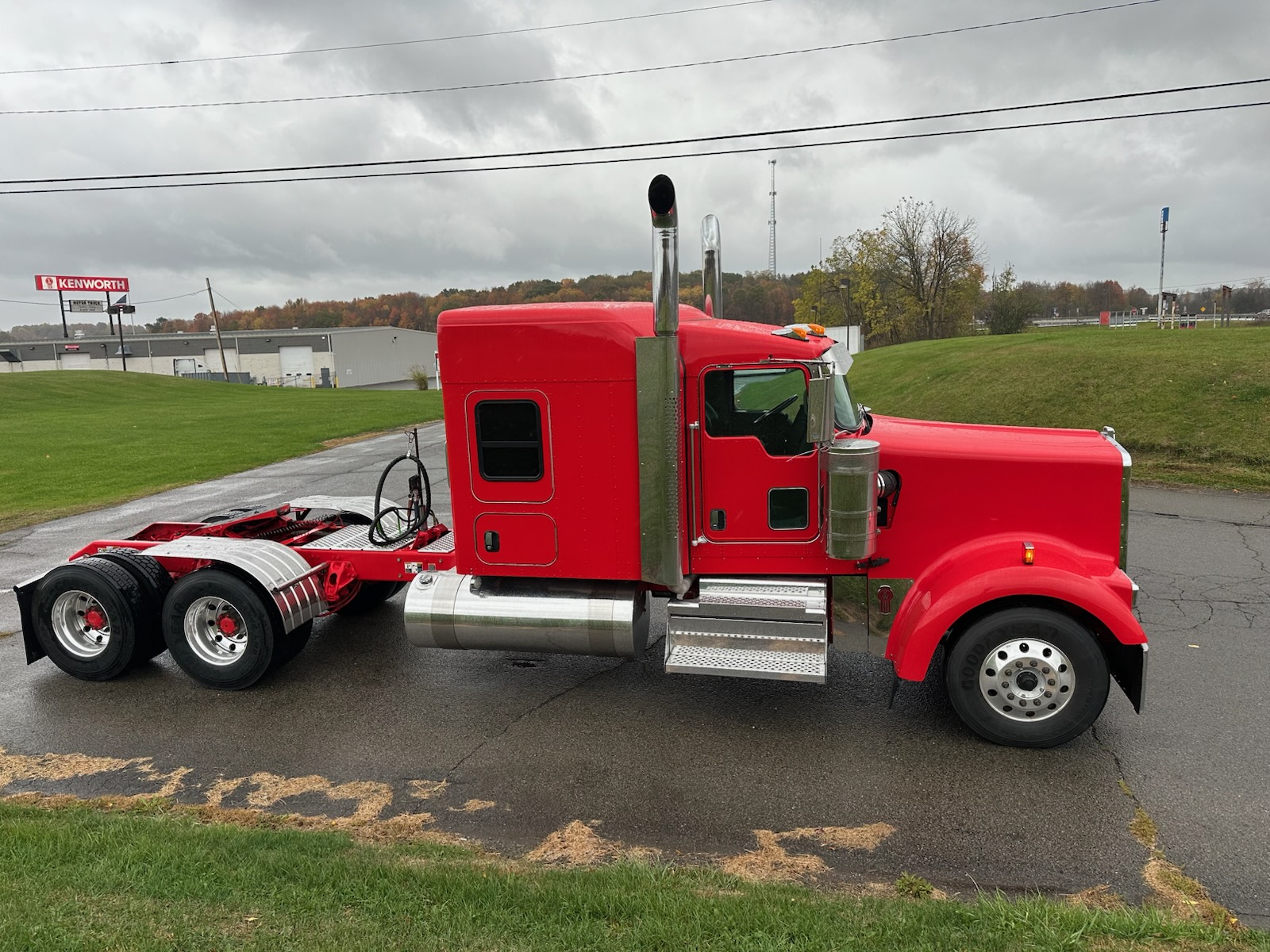 2021 KENWORTH W900L - image 2 of 6