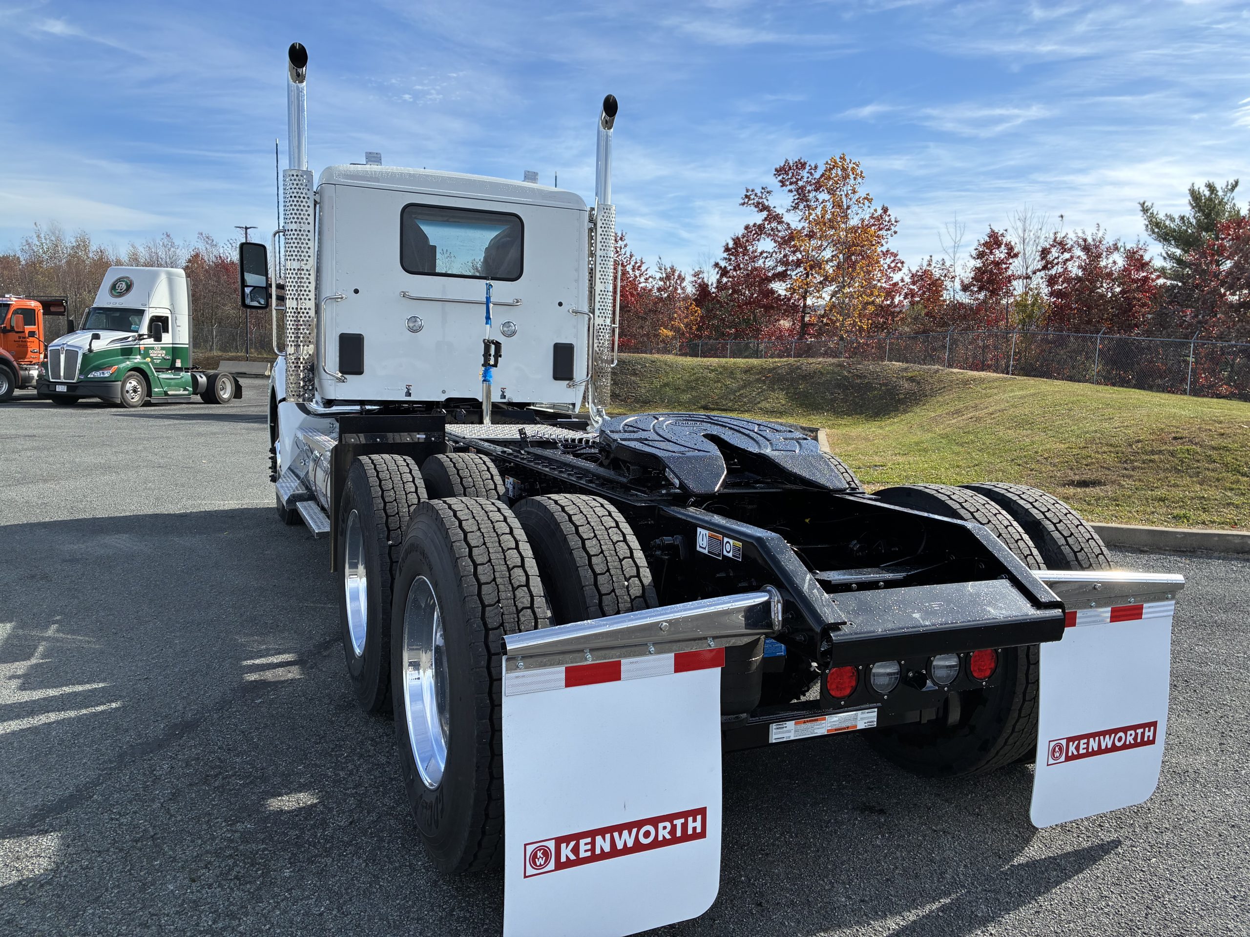 2026 KENWORTH T880 - image 4 of 6