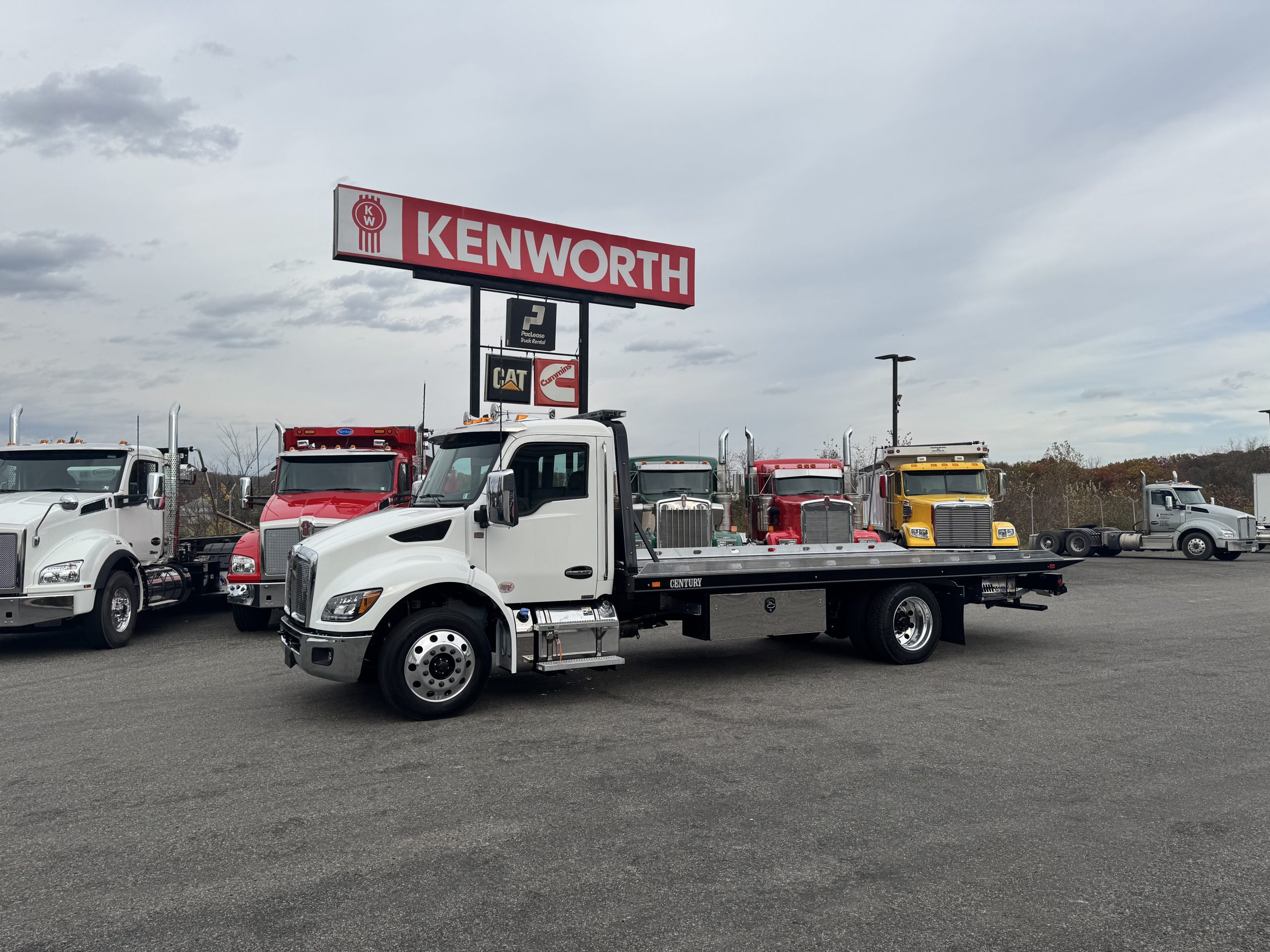 2026 KENWORTH T280 - image 1 of 6