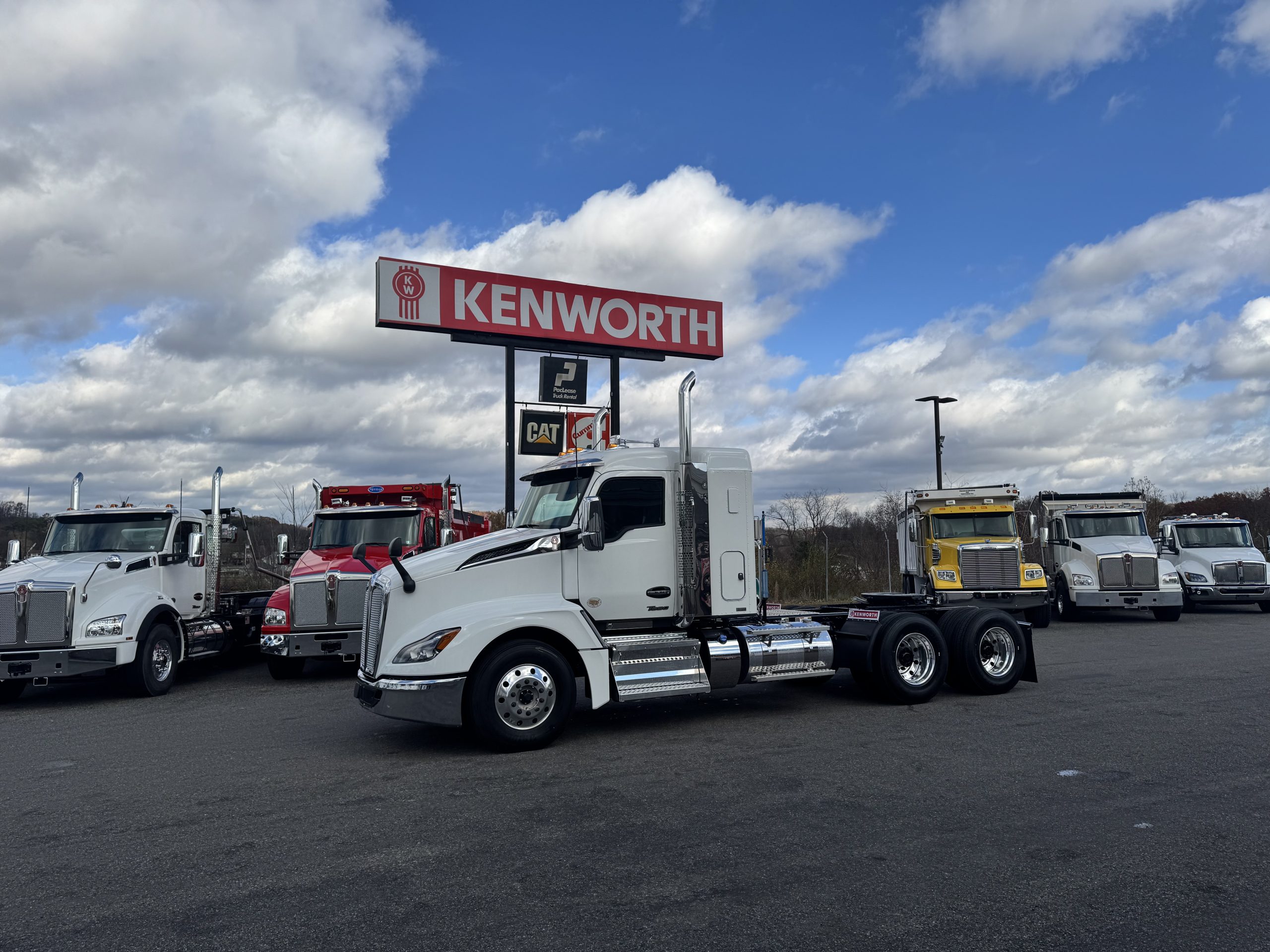 2026 KENWORTH T680 - image 1 of 6