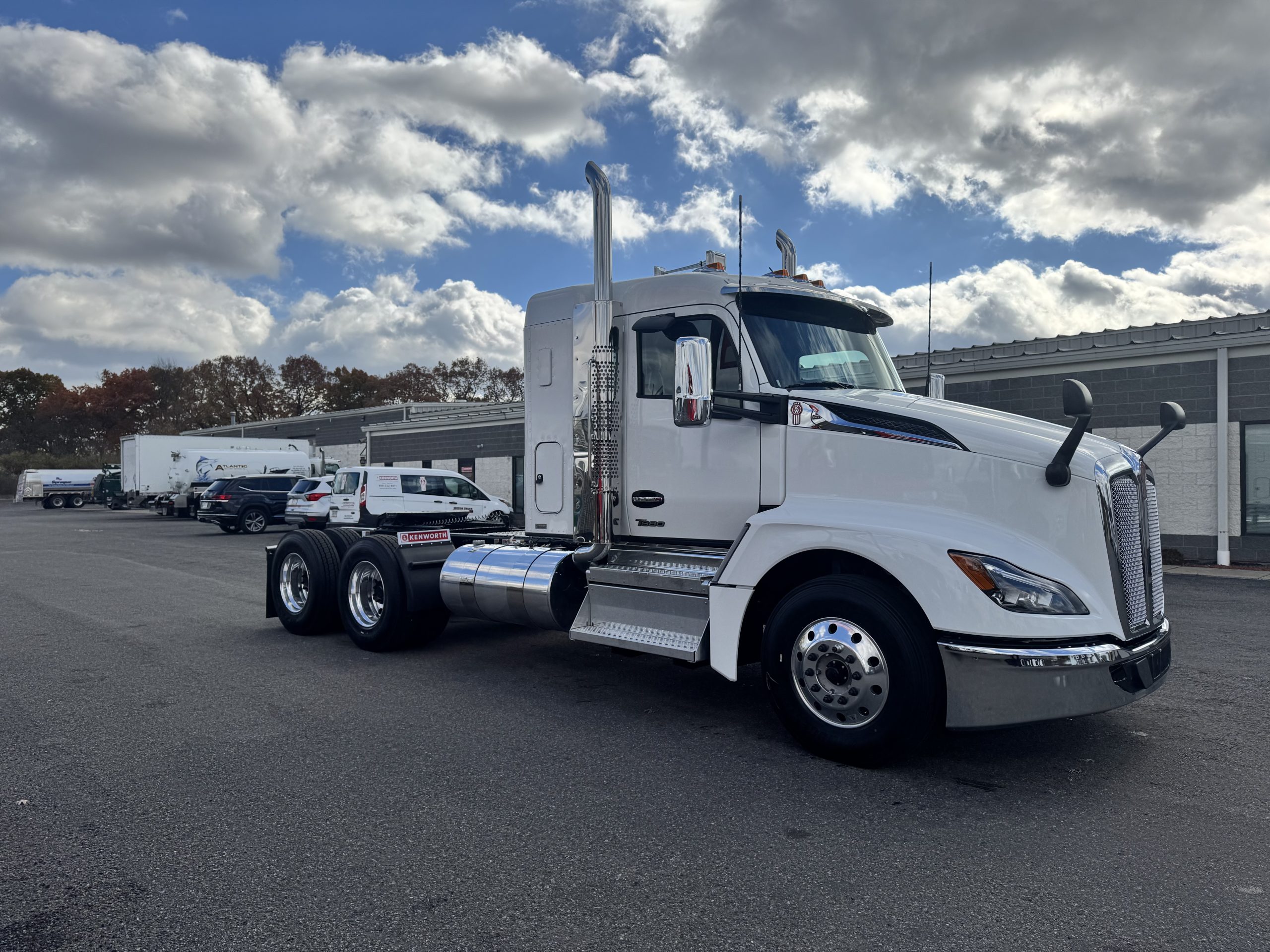 2026 KENWORTH T680 - image 3 of 6