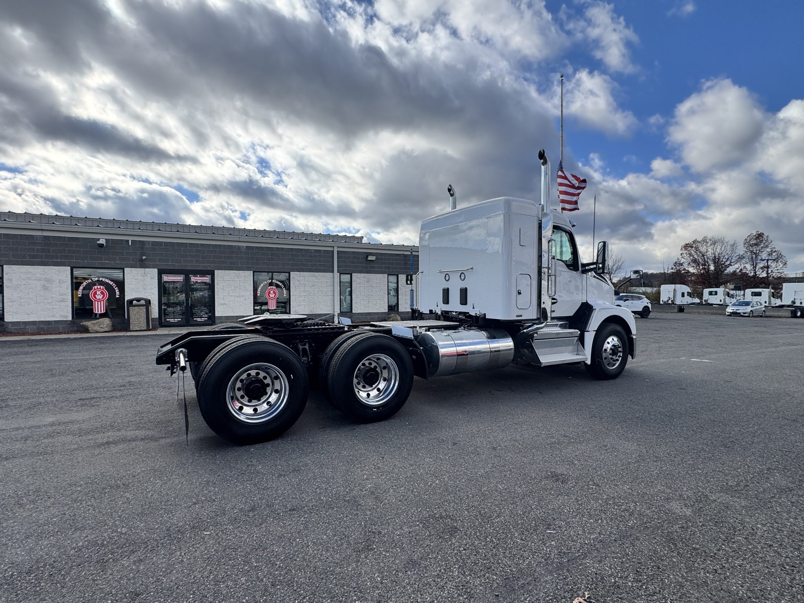 2026 KENWORTH T680 - image 5 of 6